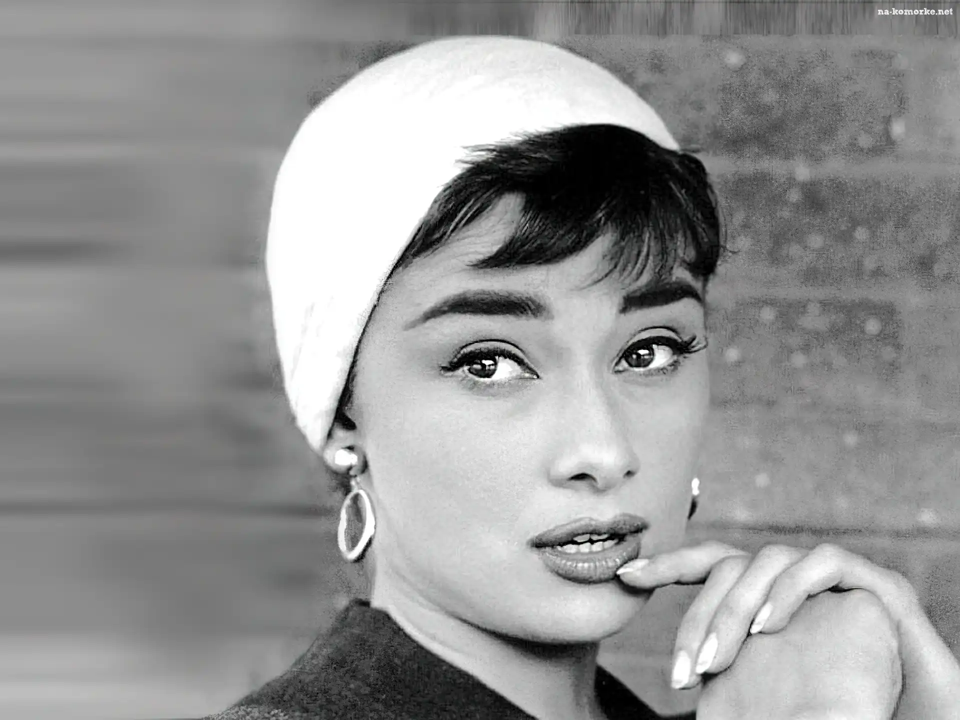 Audrey Hepburn, Ręce, Aktorka, Czapka
