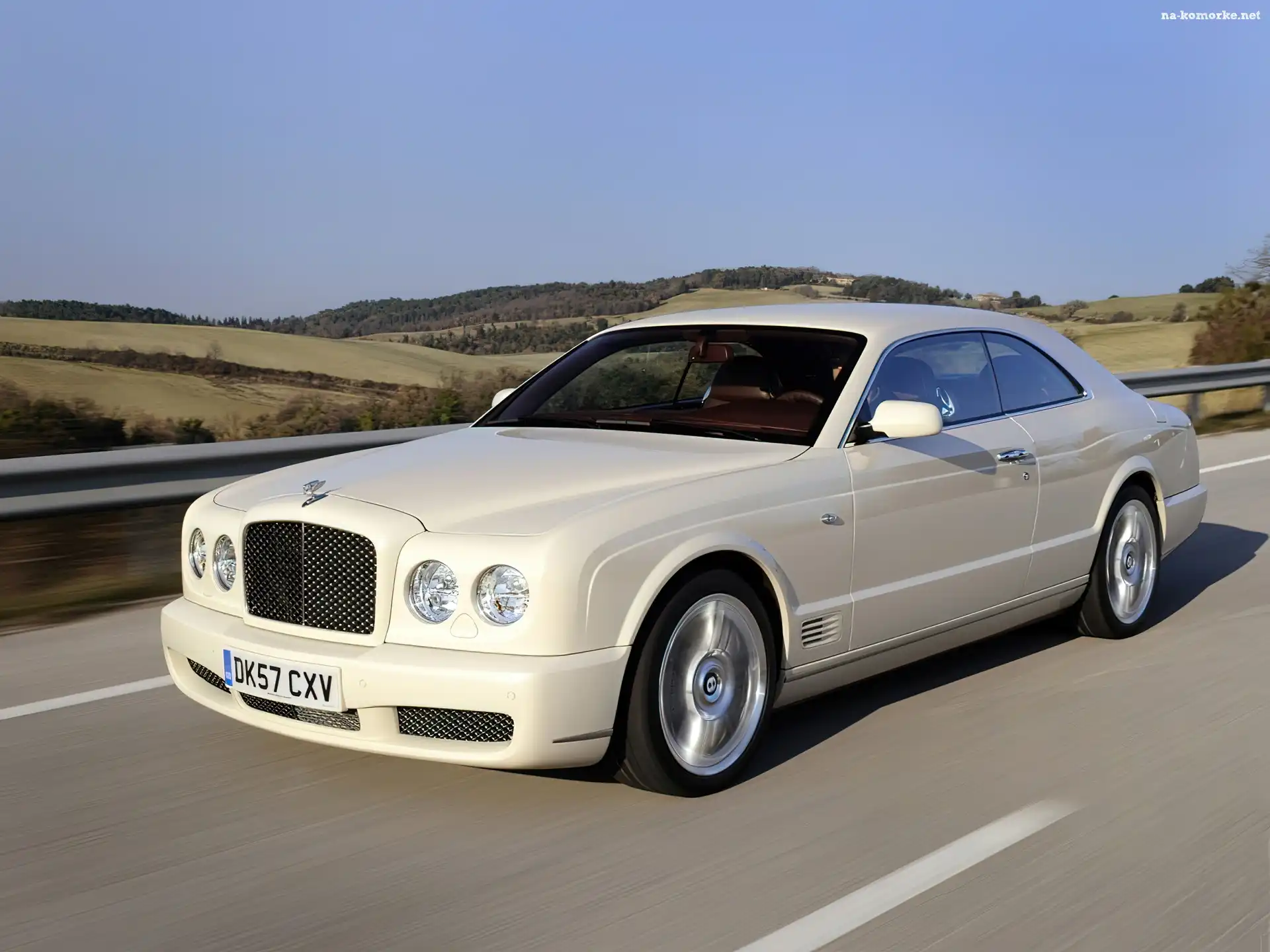 Biała, Perła, Bentley Brooklands