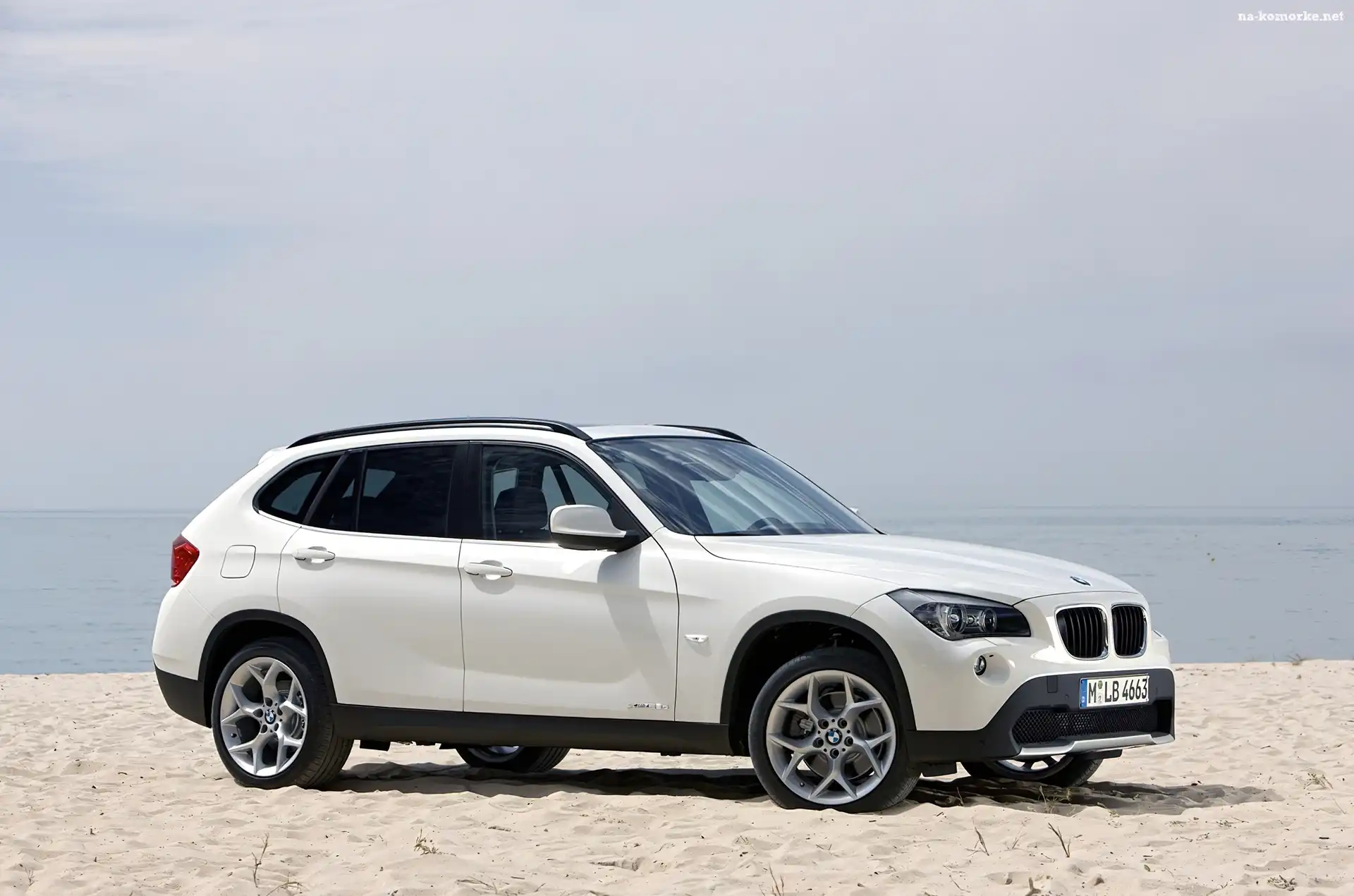 Białe, Dachowe, BMW X1, Relingi