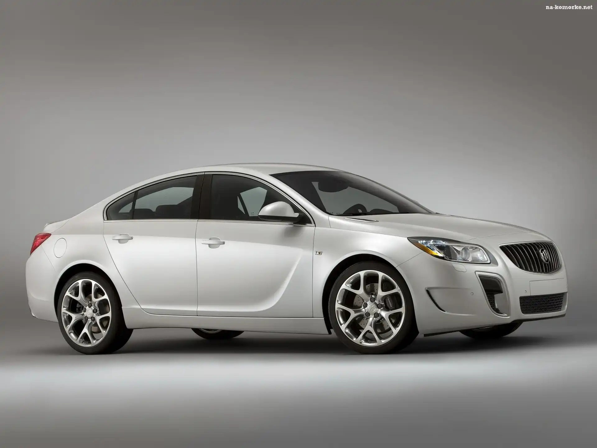 Biały, Buick Regal GS