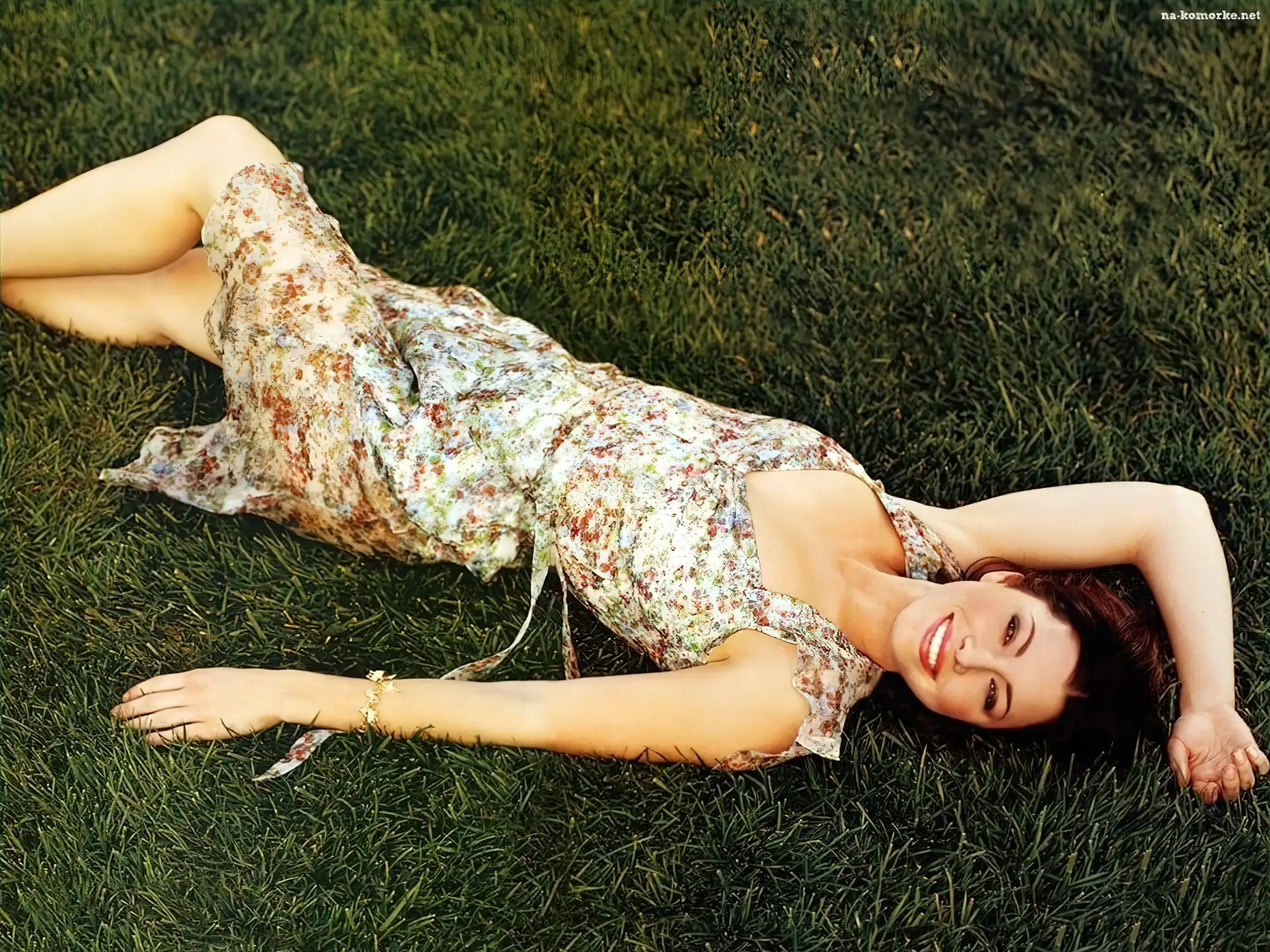 Jessica Biel, Trawa