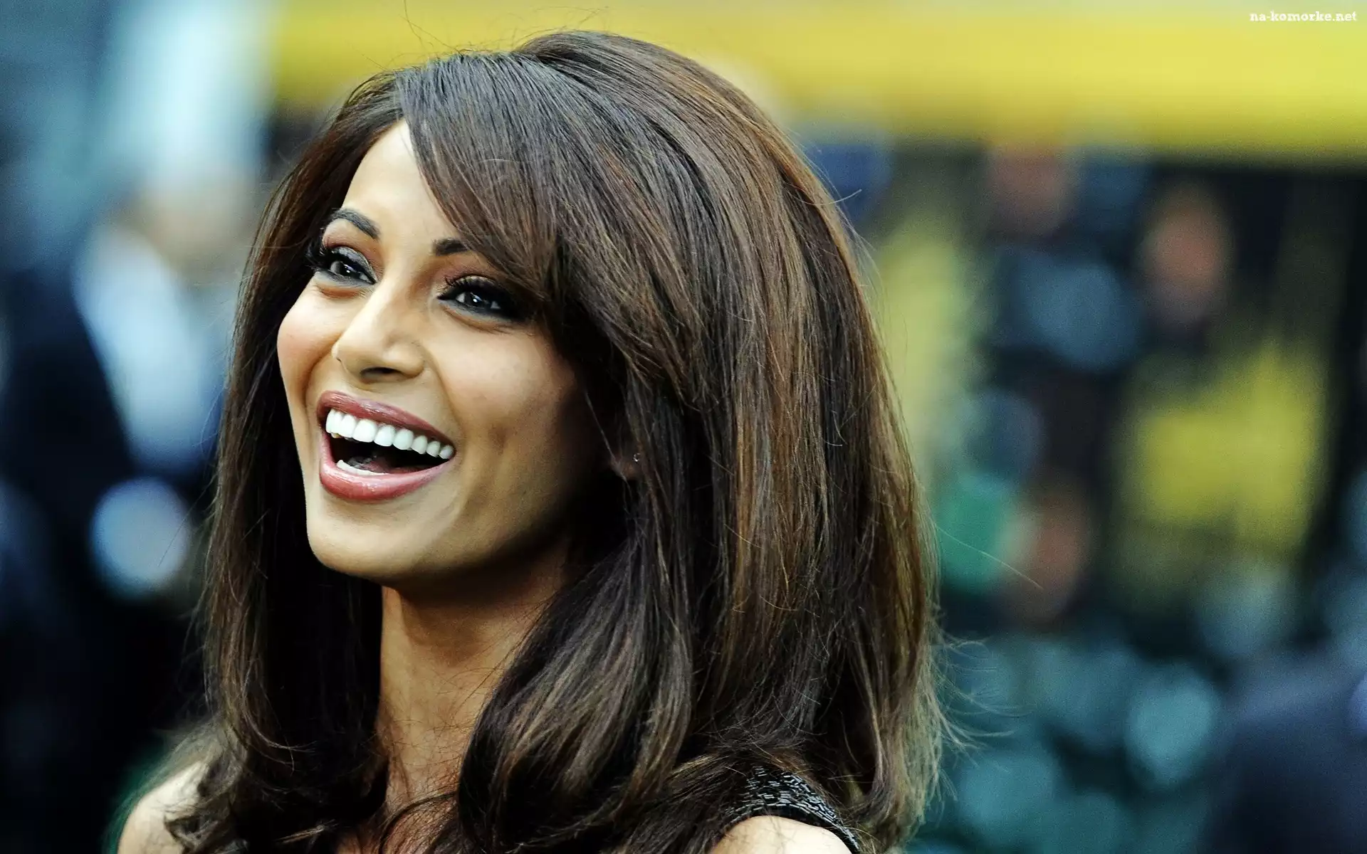 Bipasha Basu, Zęby, Szeroki, Uśmiech