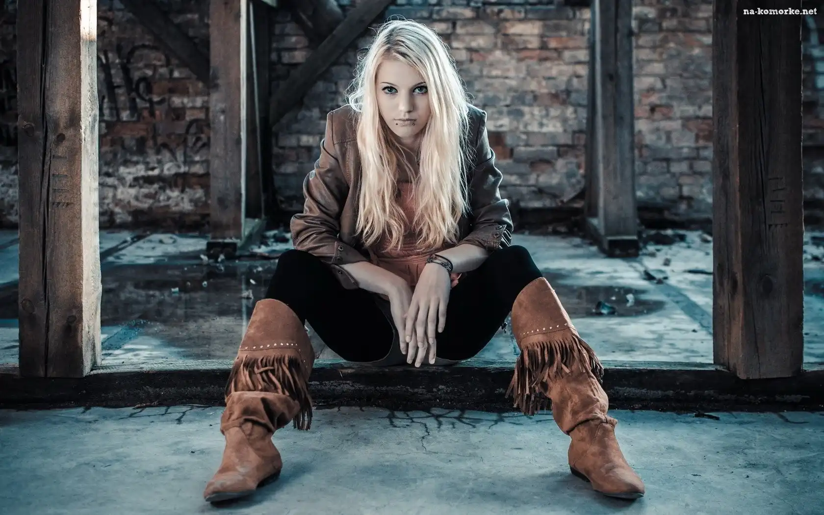 Blondynka, Buty