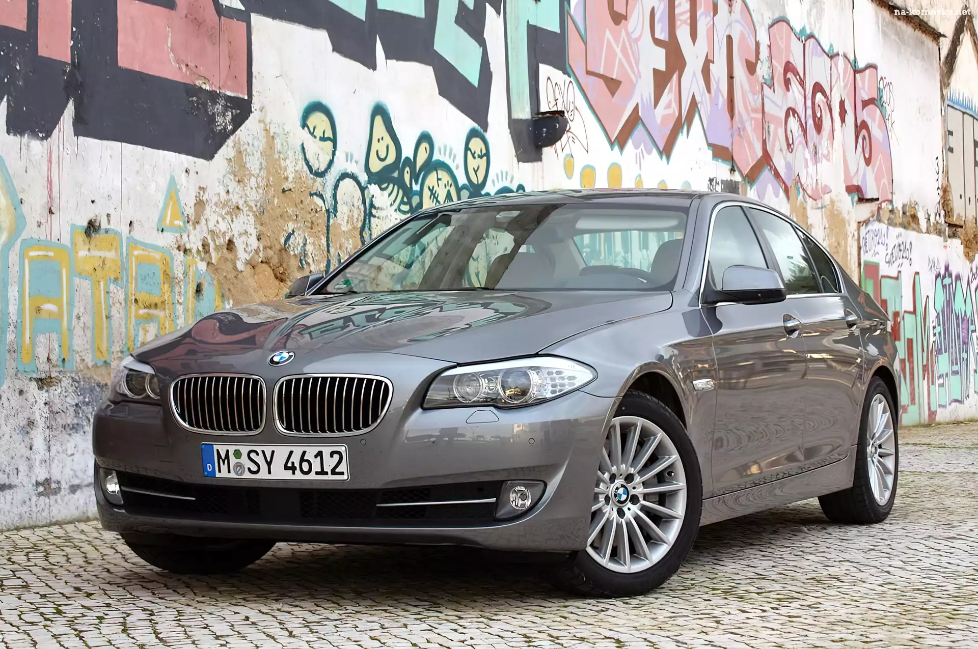 BMW F10, Graffiti, Reflektory