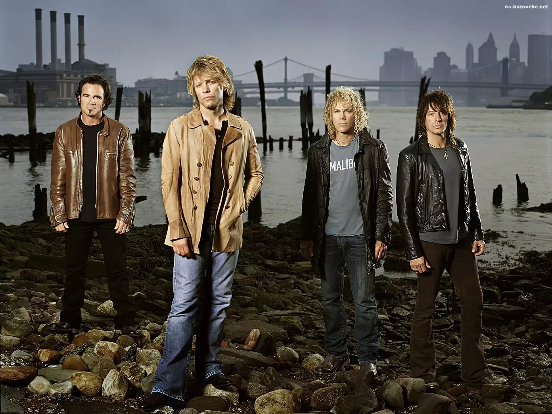 Bon Jovi, cały zespól, most