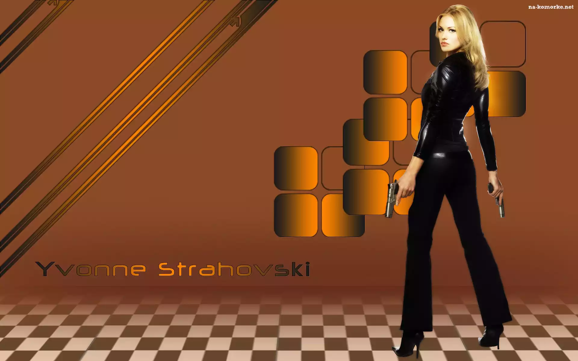 Kobieta, Broń, Makijaż
, Yvonne Strahovski, Blondynka, Napis, Szpilki