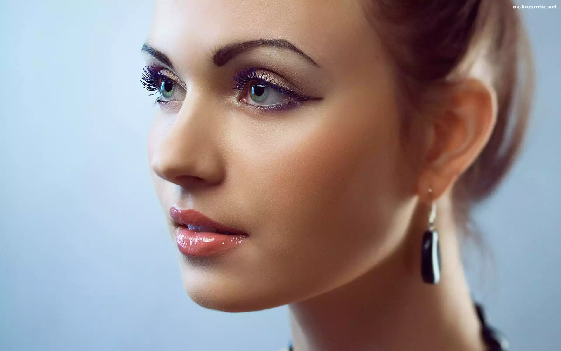 Brunetka, Portret, Makijaż, Biżuteria