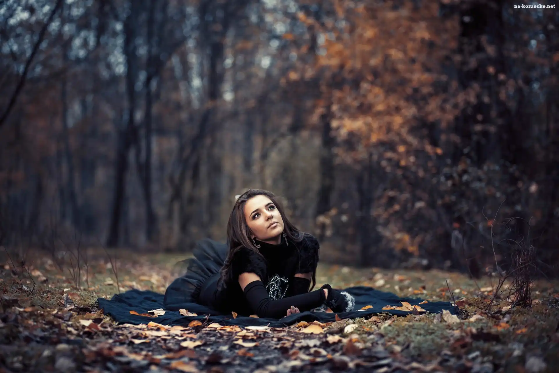 Brunetka, Liście, Modelka, Park