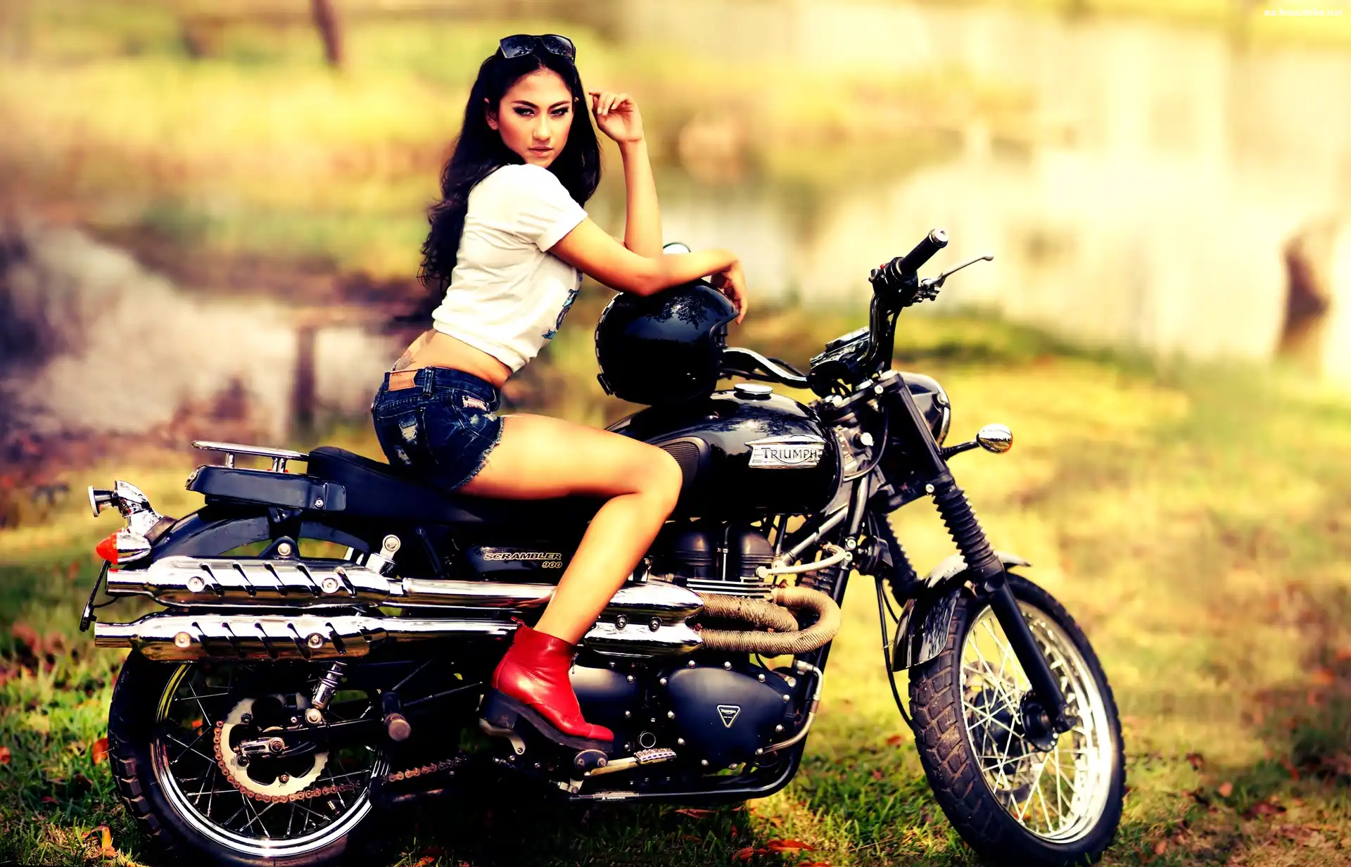 Brunetka, Motor, Triumph , Scrambler, Kobieta