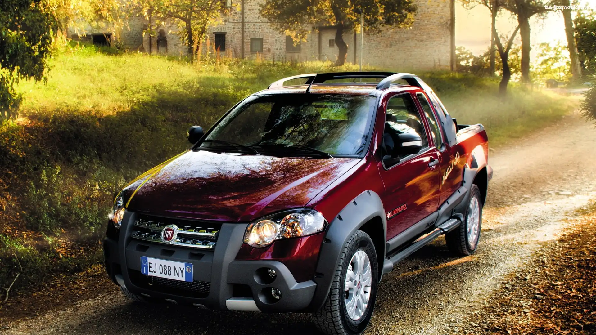 Budynek, Fiat Strada, Drzewa, Droga