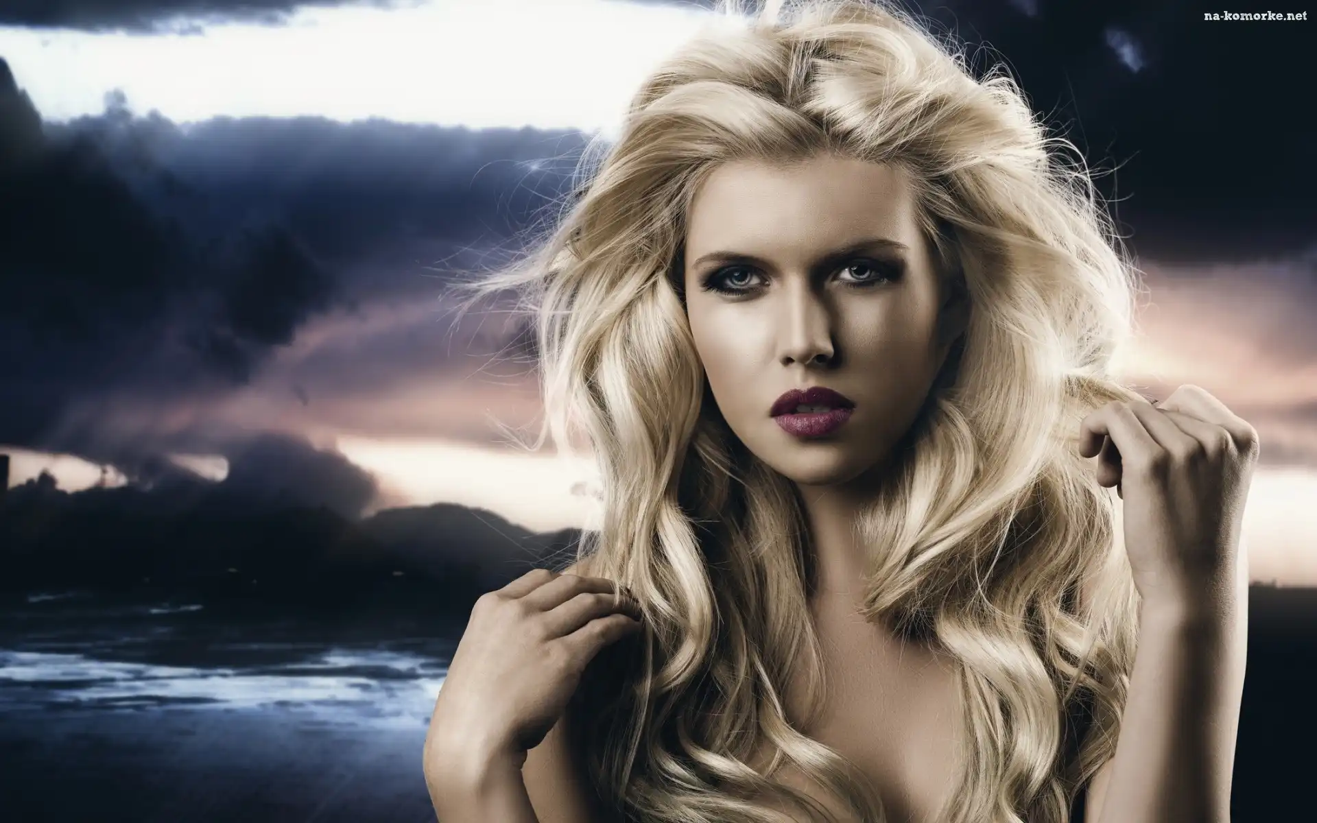 Burzowe Niebo, Kobieta, Blondynka, Modelka, Makijaż