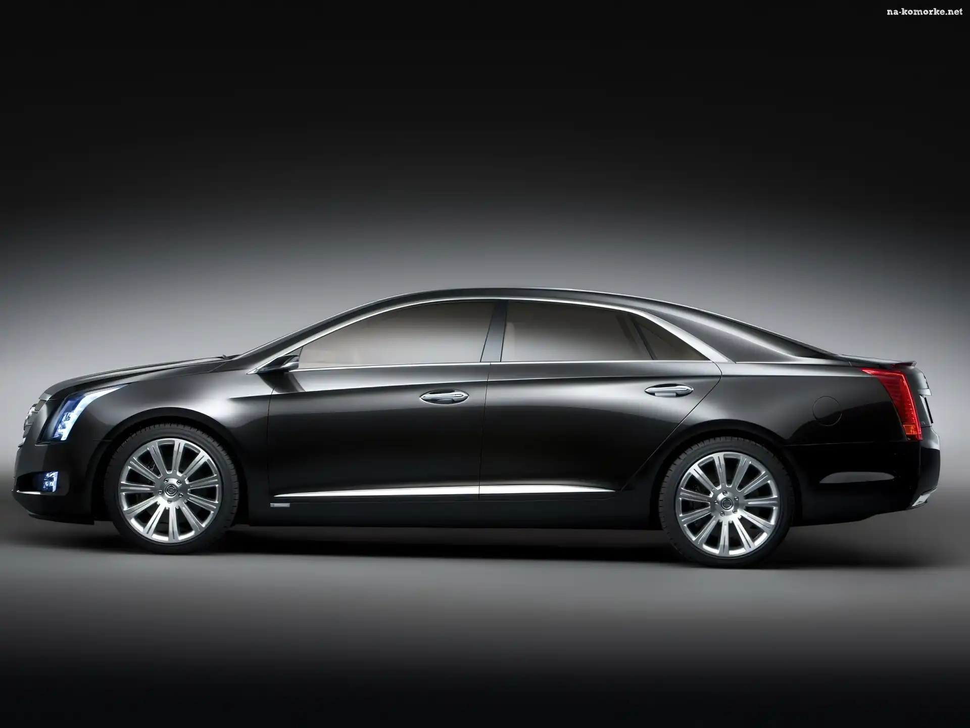 Cadillac XTS, Flagowy, Model
