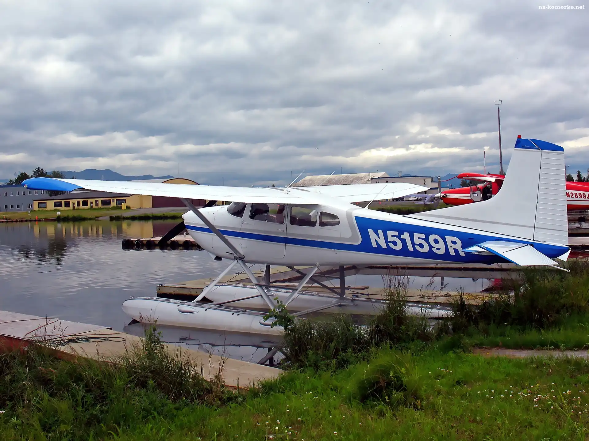 Cessna A185F, Wodna, Parking, Przystań