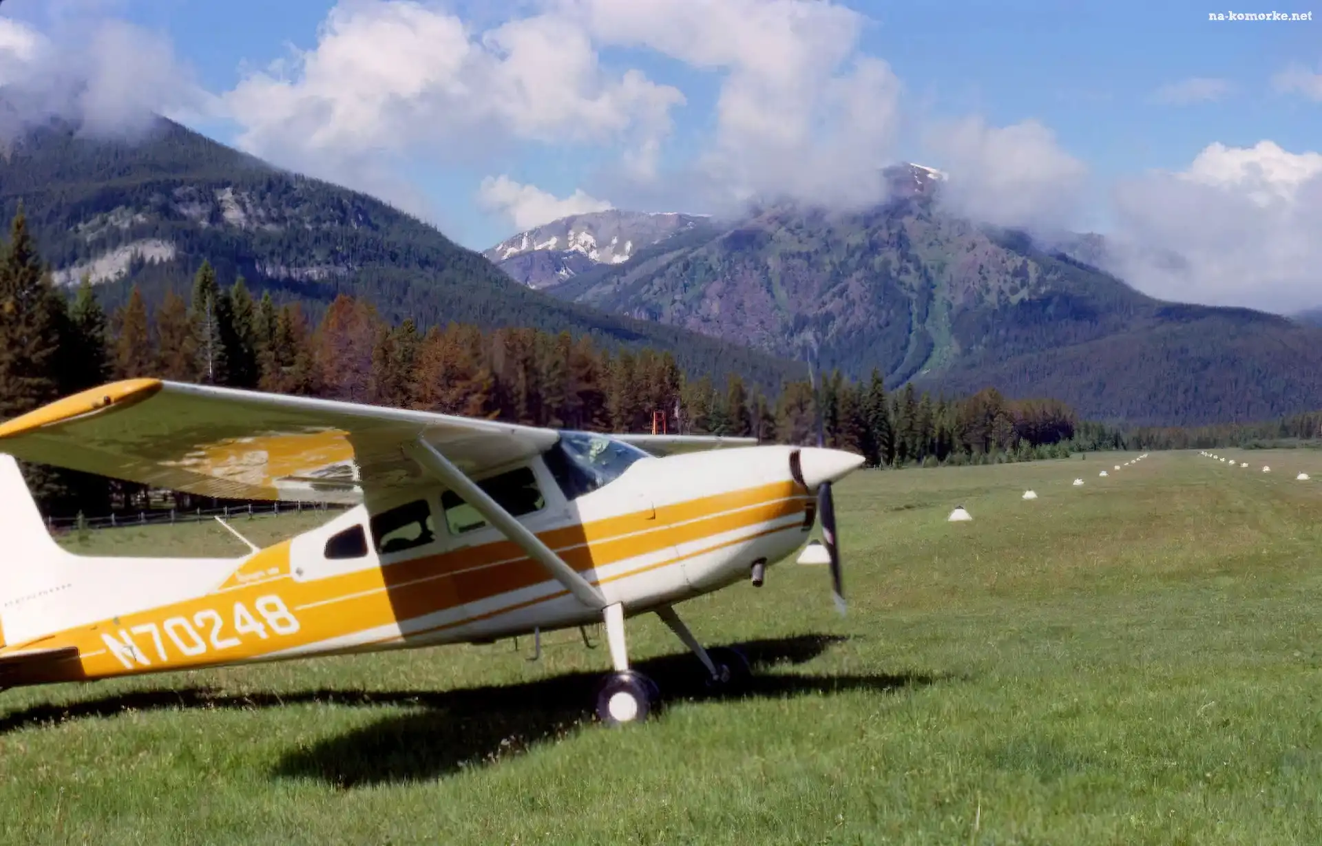 Cessna 185, Góry, Trawiaste, Lotnisko