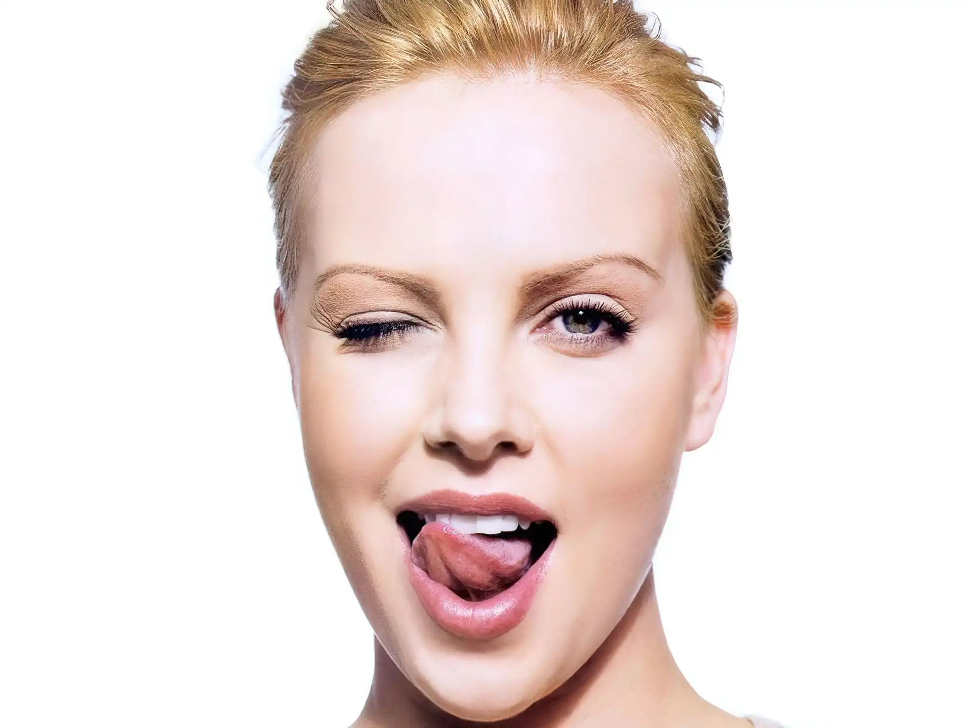 Charlize Theron, usta, język