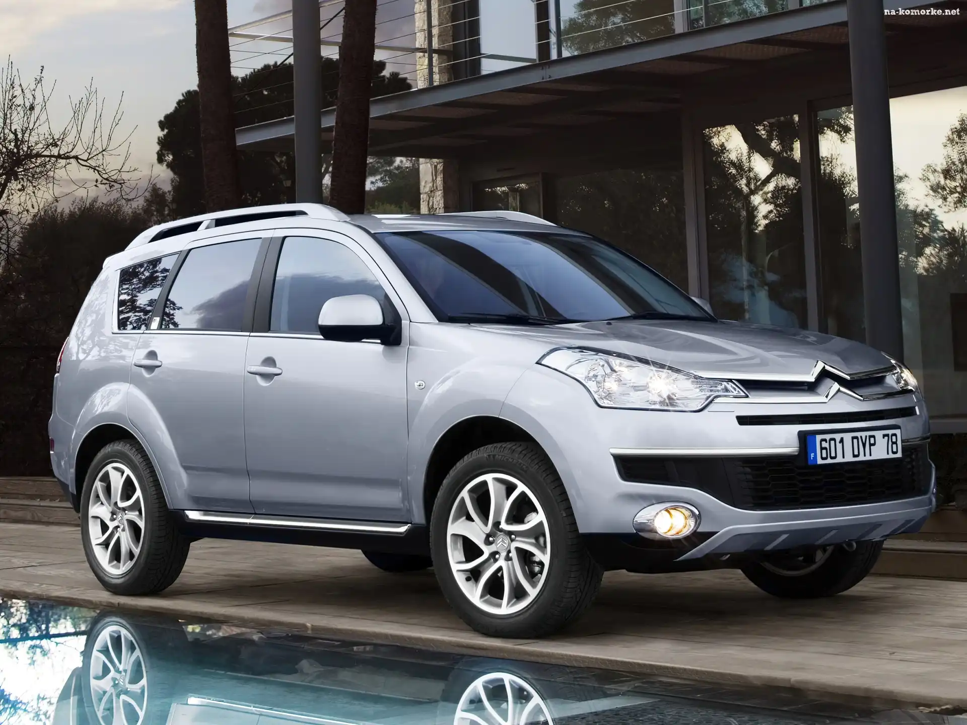 Citroen C-Crosser, Reflektory, Halogeny