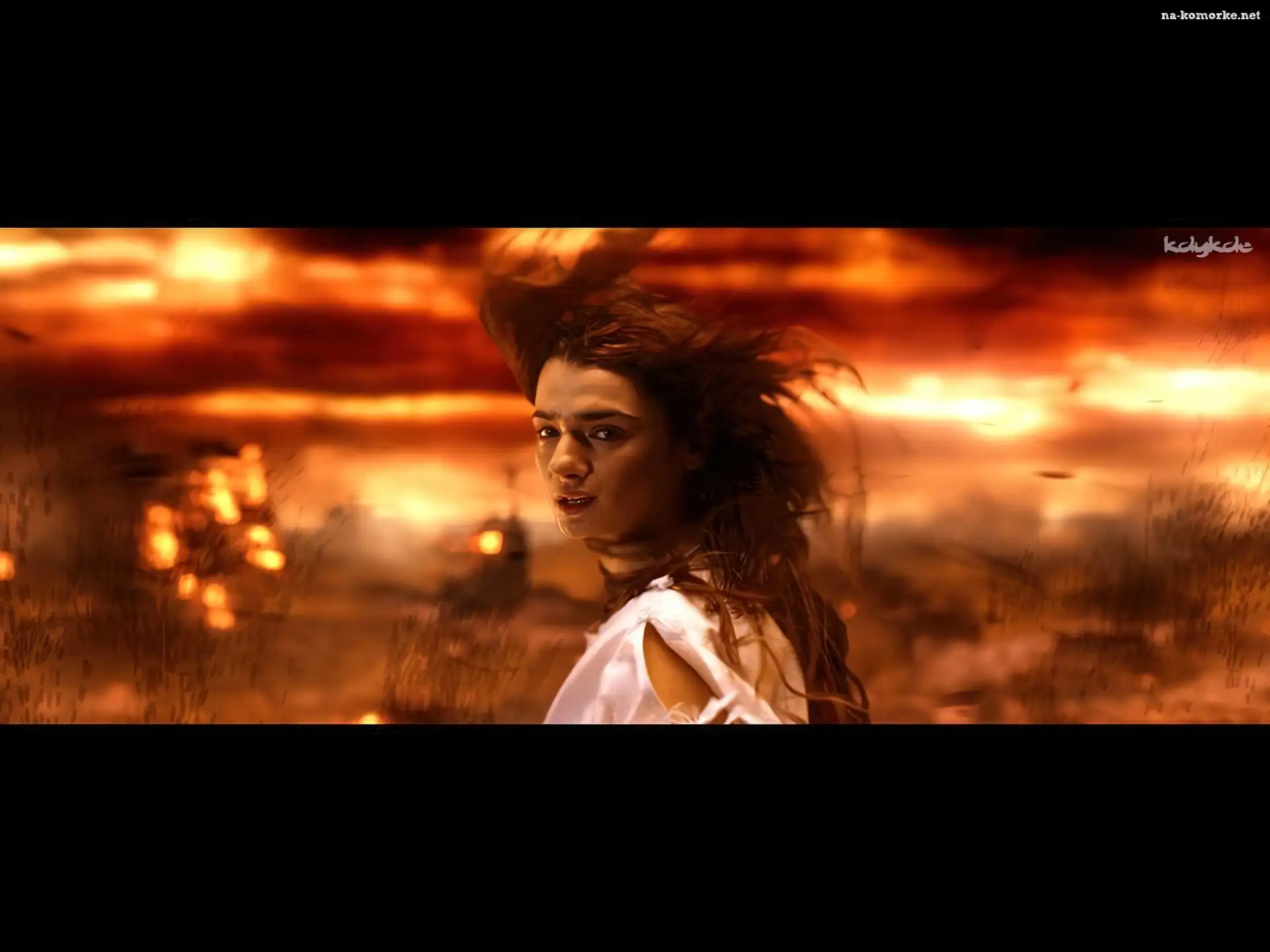 Constantine, niebo, Rachel Weisz, czerwone