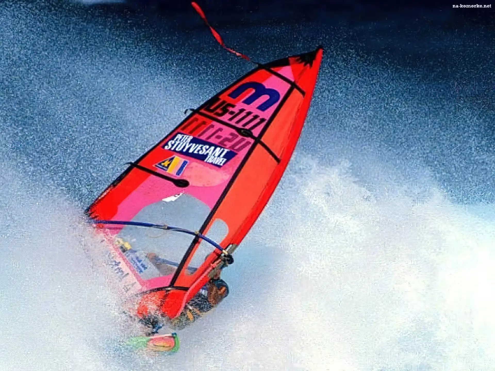 Windsurfing, czerwony żagiel