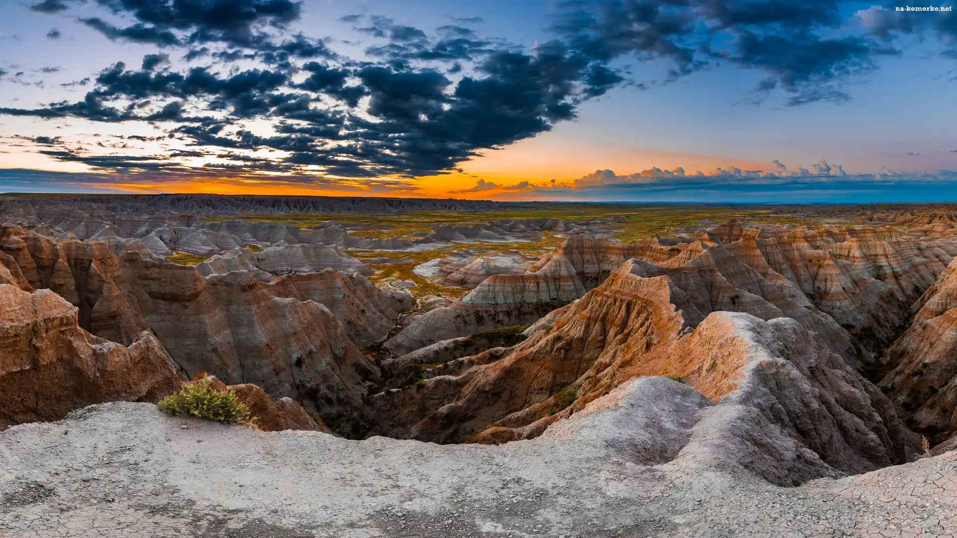 Skały, Stan Dakota Południowa, Stany Zjednoczone, Chmury, Park Narodowy Badlands, Niebo