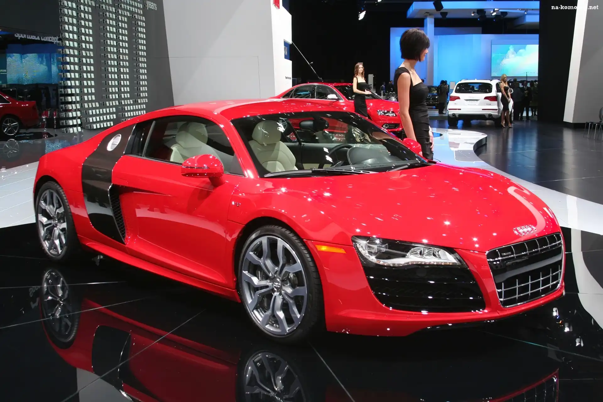 Dealer, Audi R8, Hostessa