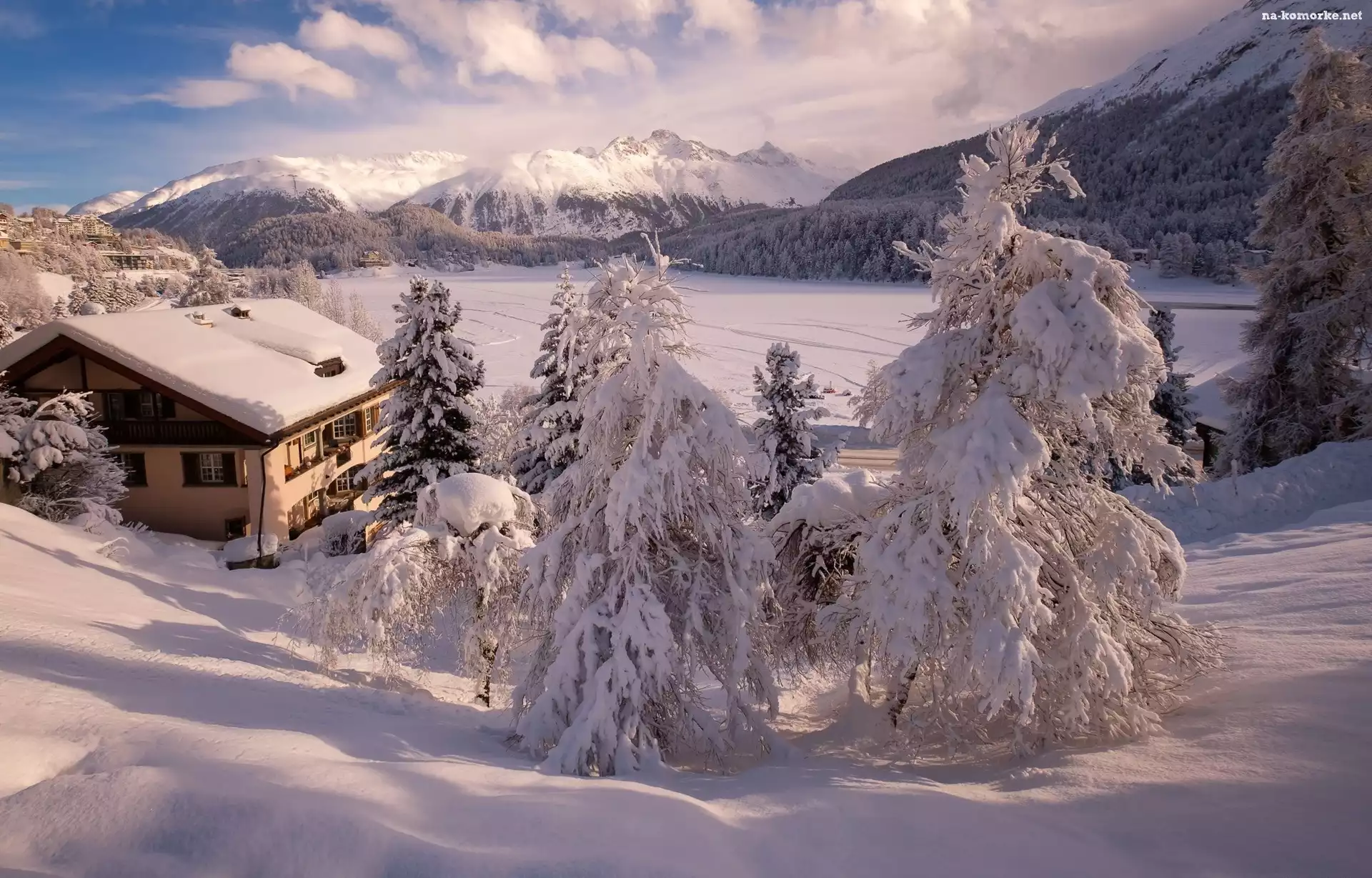 Zima, Świerki, Szwajcaria, Góry, Dolina Engadyna, Sankt Moritz, Ośnieżone, Dom, Zaśnieżone, Jezioro Sankt Moritz