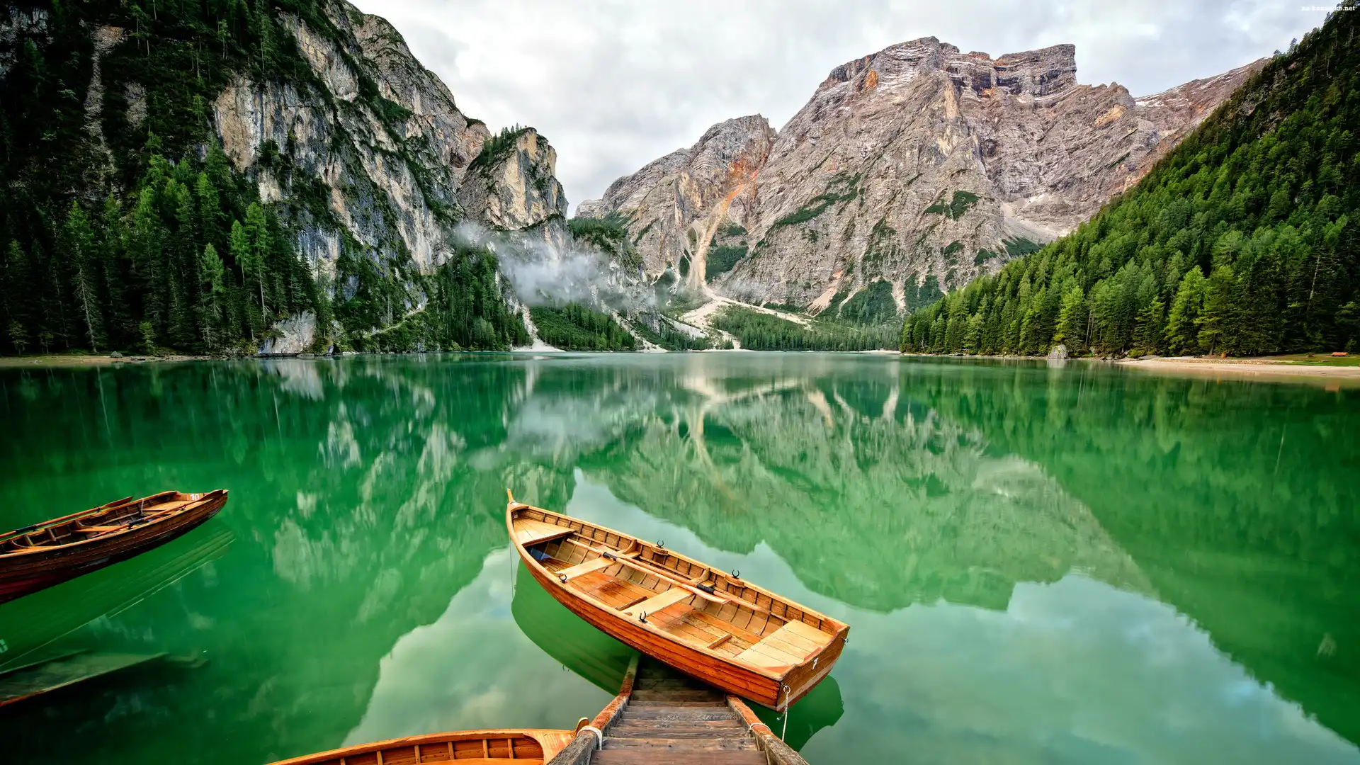 Włochy, Pomost, Łódki, Jezioro Pragser Wildsee, Tyrol, Góry, Dolomity