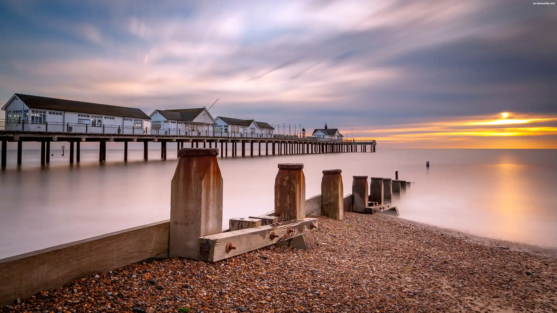 Molo Southwold Pier, Southwold, Anglia, Zachód słońca, Morze Północne, Domki