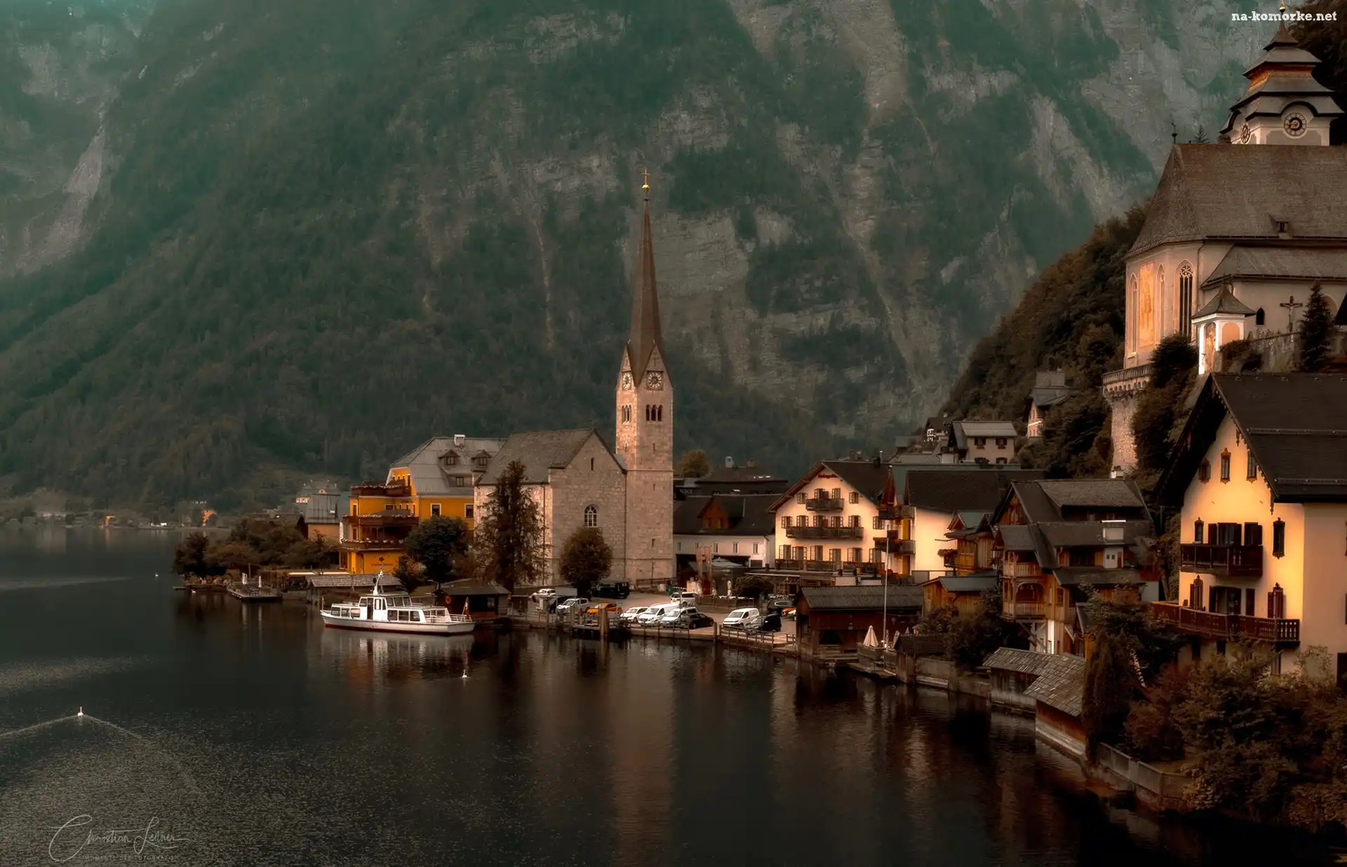 Domy, Kościół, Góry, Austria, Jezioro Hallstattersee, Hallstatt, Alpy Salzburskie