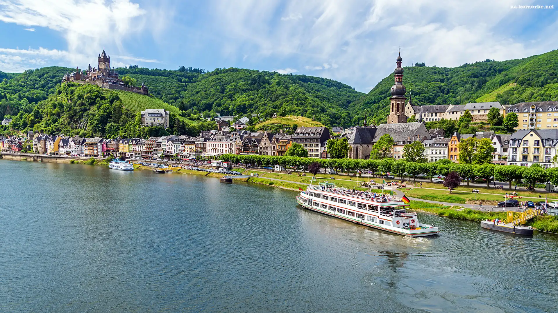 Rzeka Mozela, Domy, Zamek Reichsburg, Statek, Wzgórza, Kościół, Miasto Cochem, Niemcy