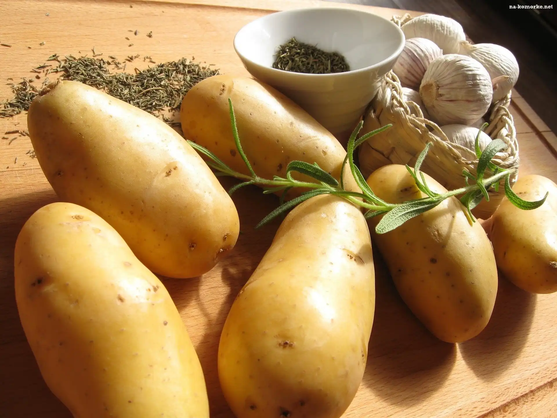 Dorodne, Przyprawy, Ziemniaki, Czosnek
