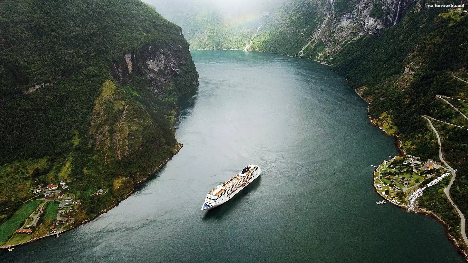Norwegia, Droga, Statek, Fiord Geirangerfjord, Skały, Lasy, Wioski