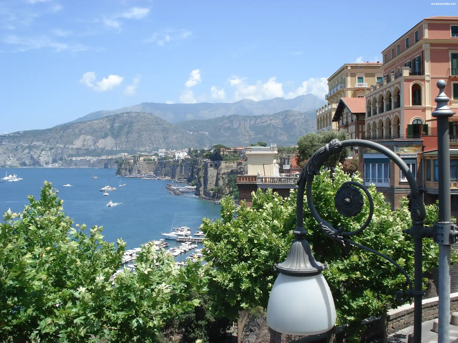 Drzewa, Włochy, Sorrento, Woda, Lampa, Domy