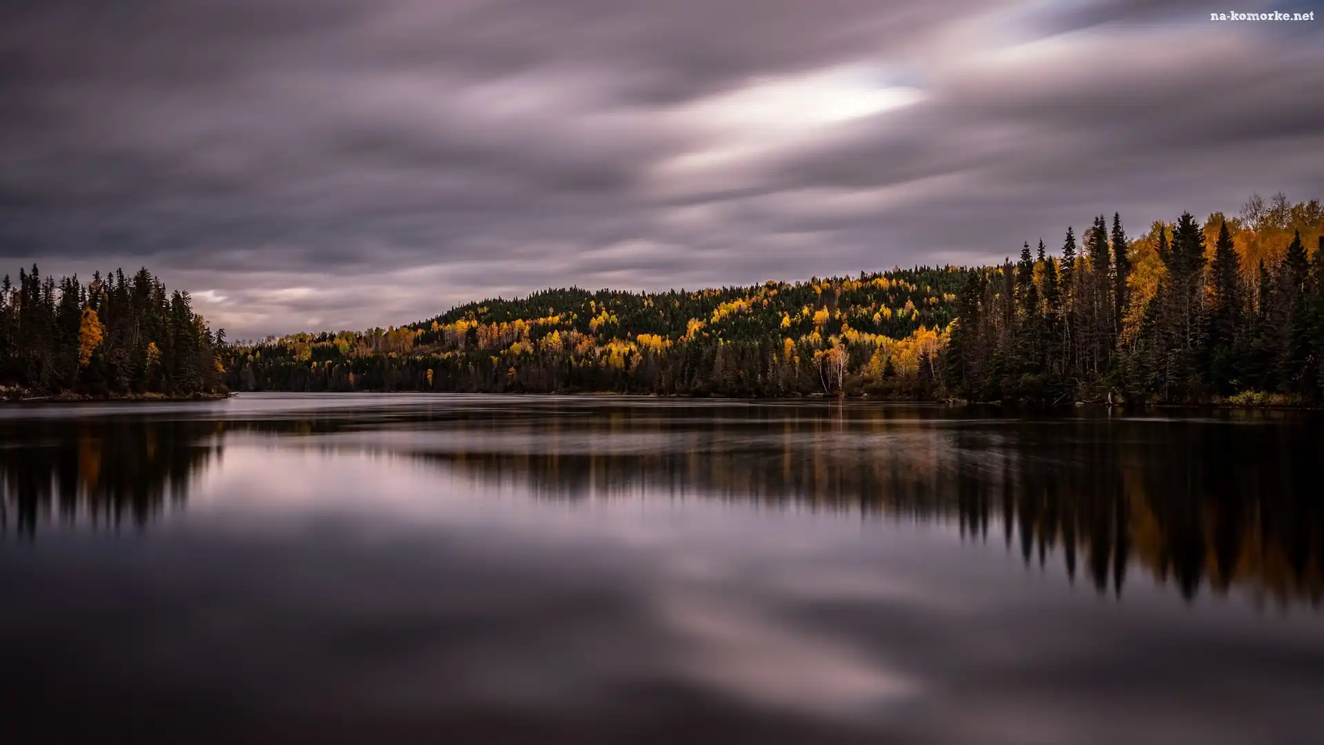 Rzeka Manicouagan, Quebec, Lasy, Kanada, Zachmurzone, Niebo, Drzewa