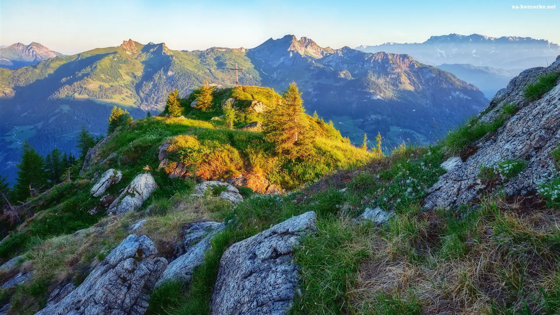 Góra Saukarkopf, Trawa, Niskie Taury, Austria, Góry, Skały, Krzyż, Drzewa