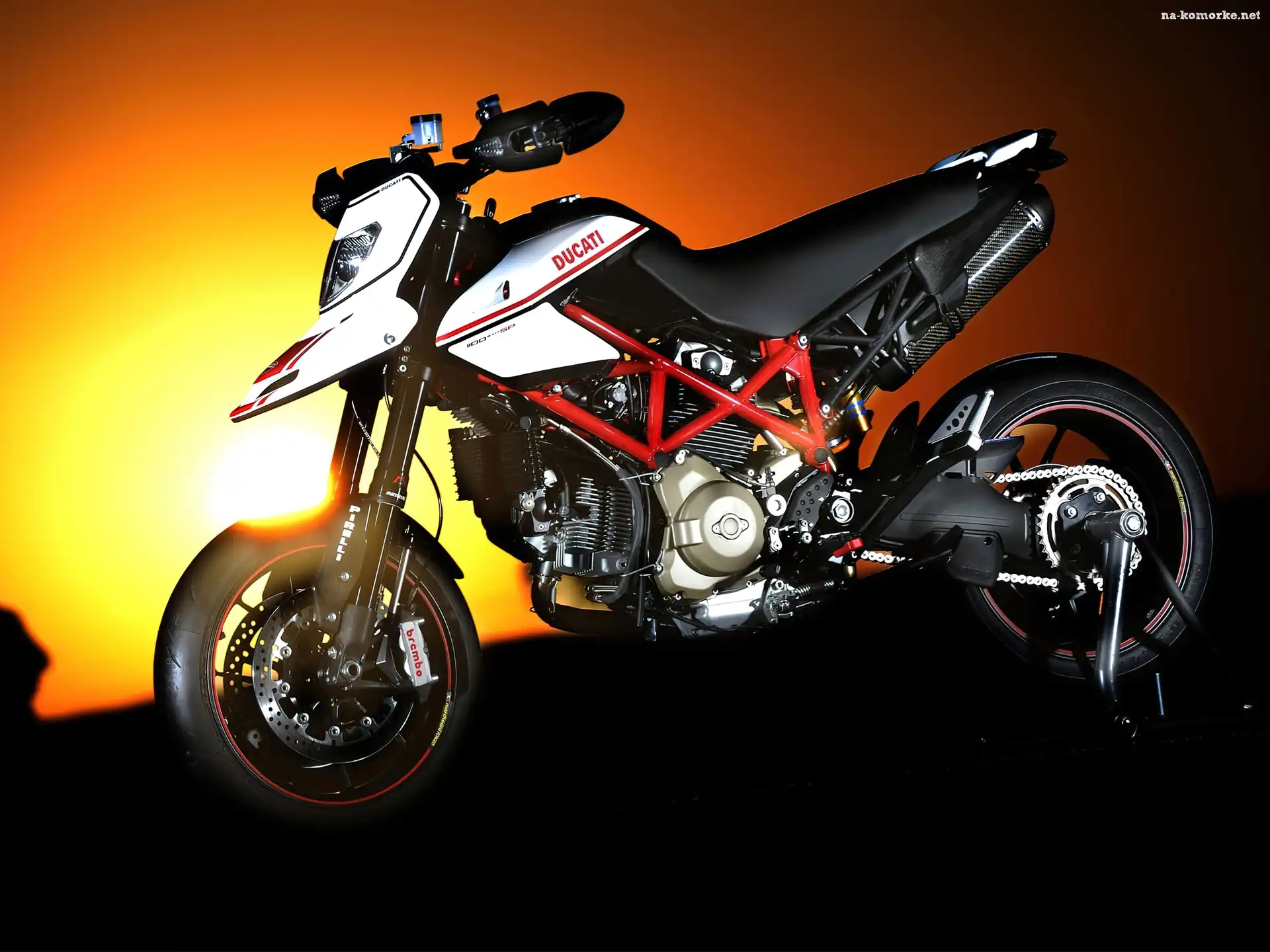Ducati Hypermotard 1100, Brembo, Zaciski