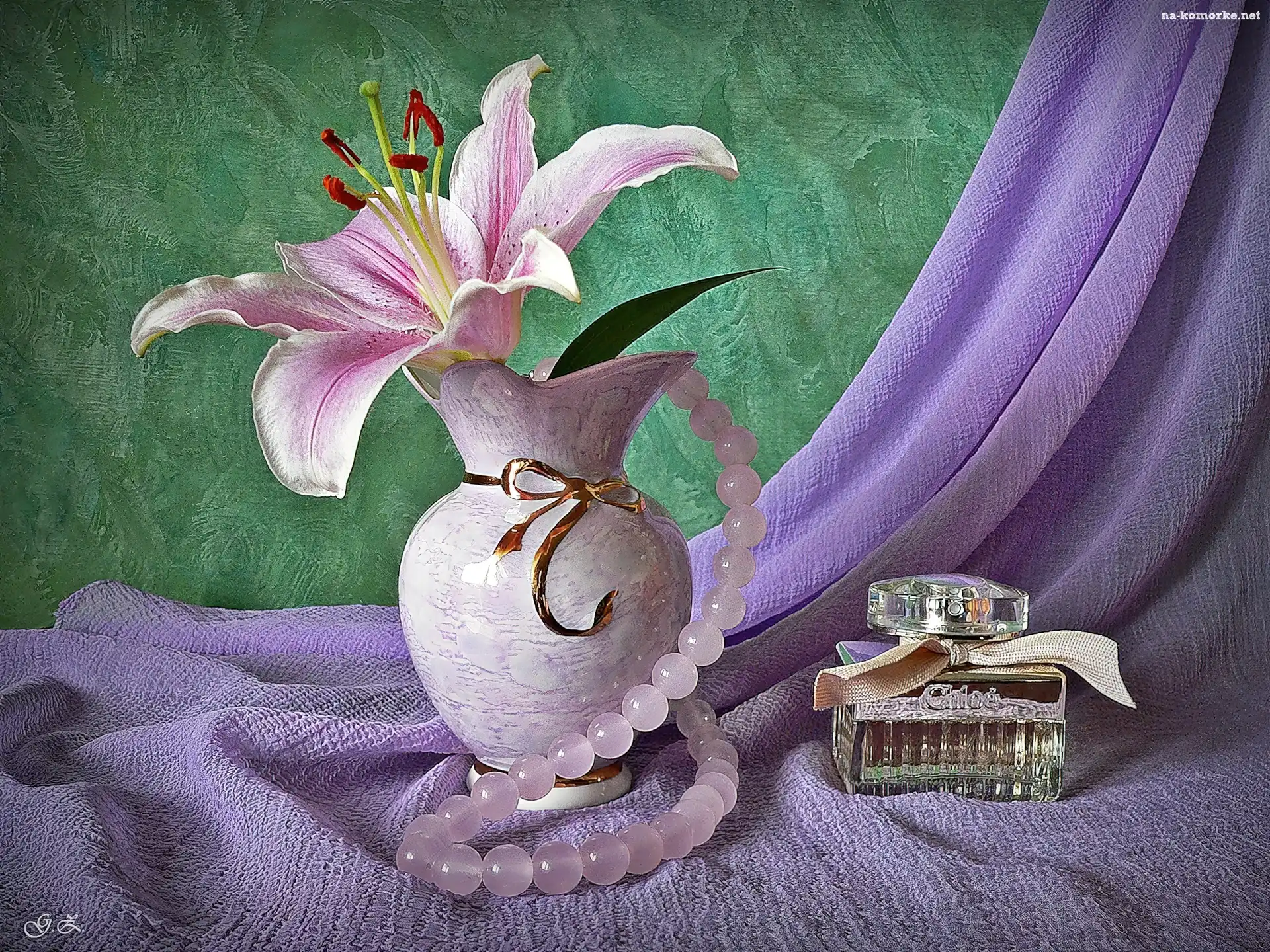 Lilia, Perfumy, Dzbanek