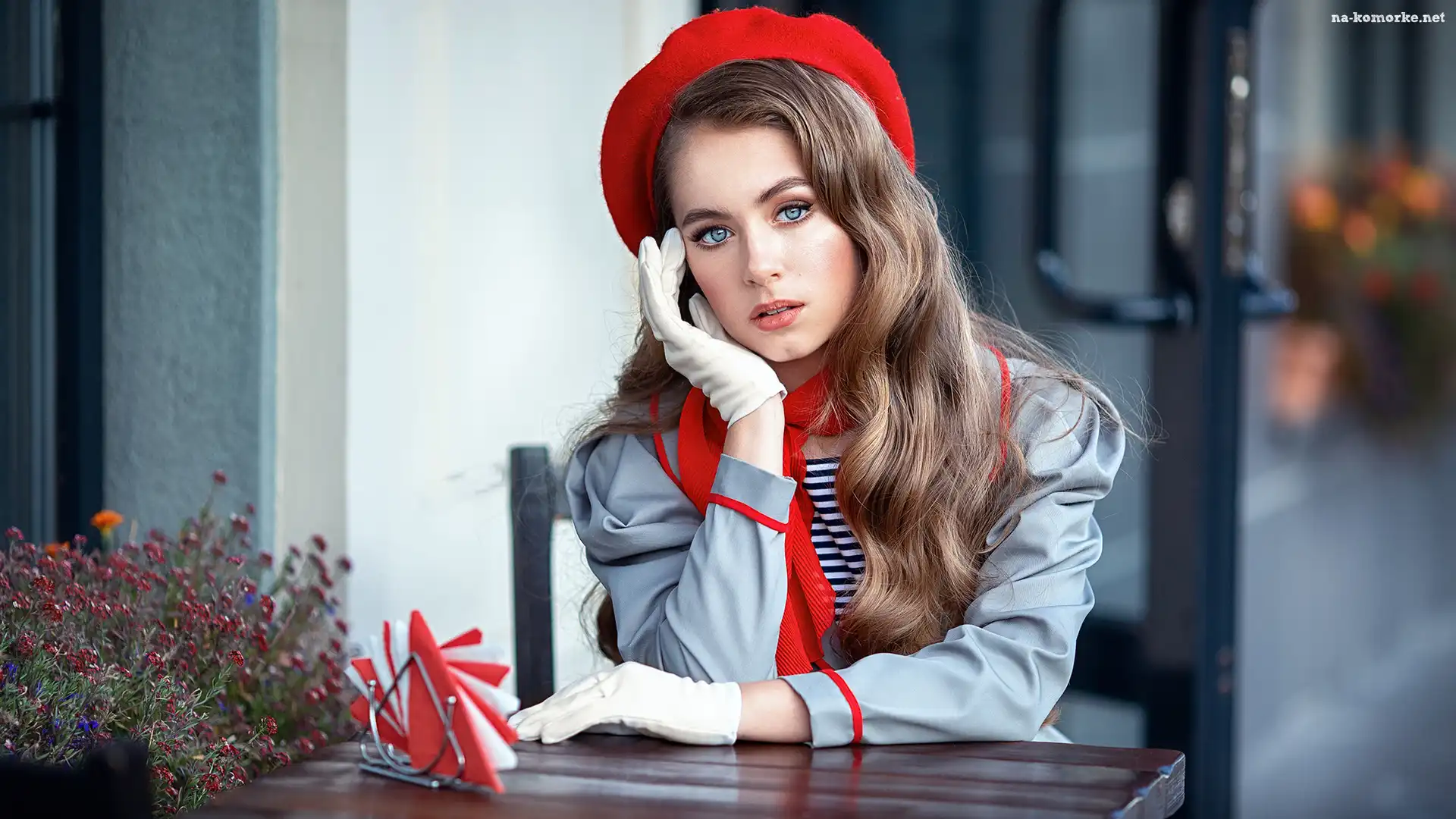 Dziewczyna, Beret, Szatynka, Czerwony
