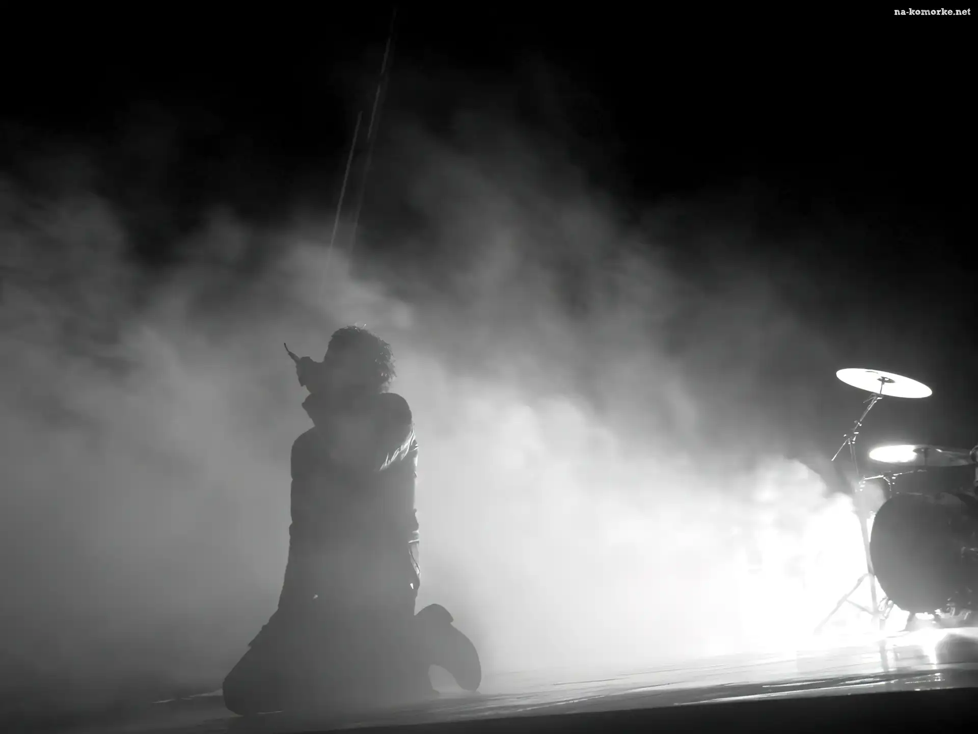Audioslave, facet, perkusja