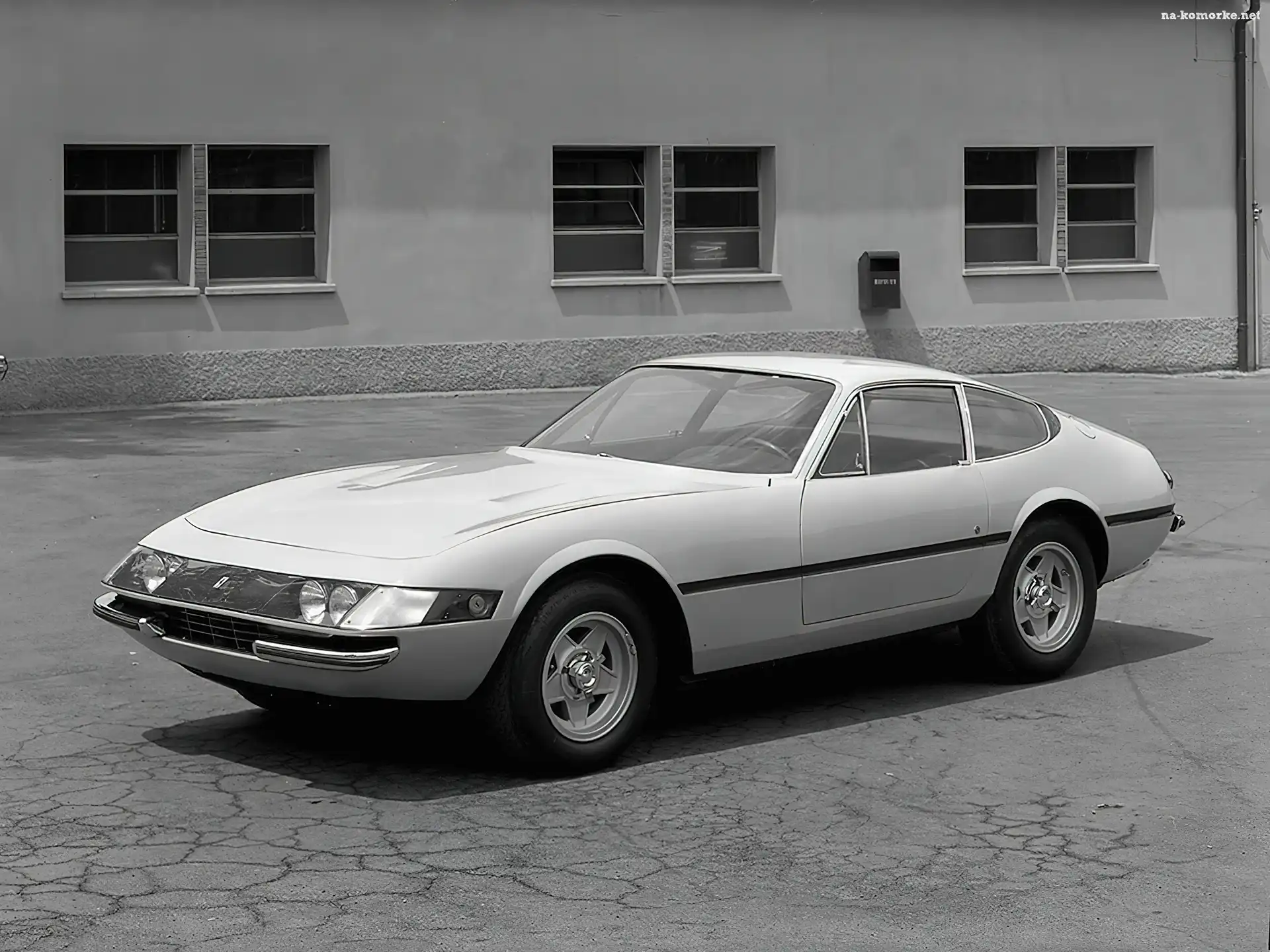 Białe, Ferrari Daytona