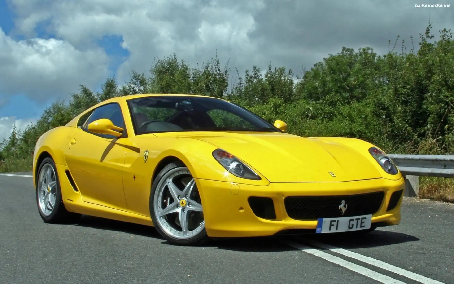 Żółte, Ferrari 599