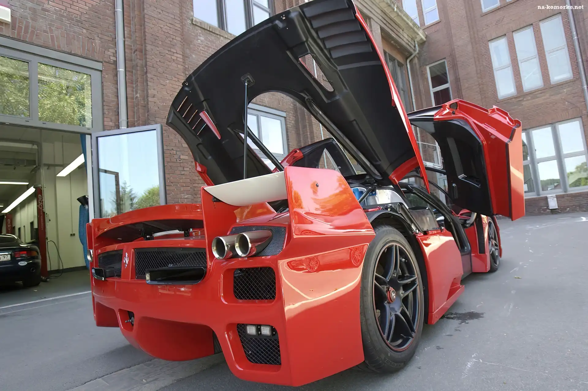 Klapa, Silnika, Ferrari FXX, Otwarta