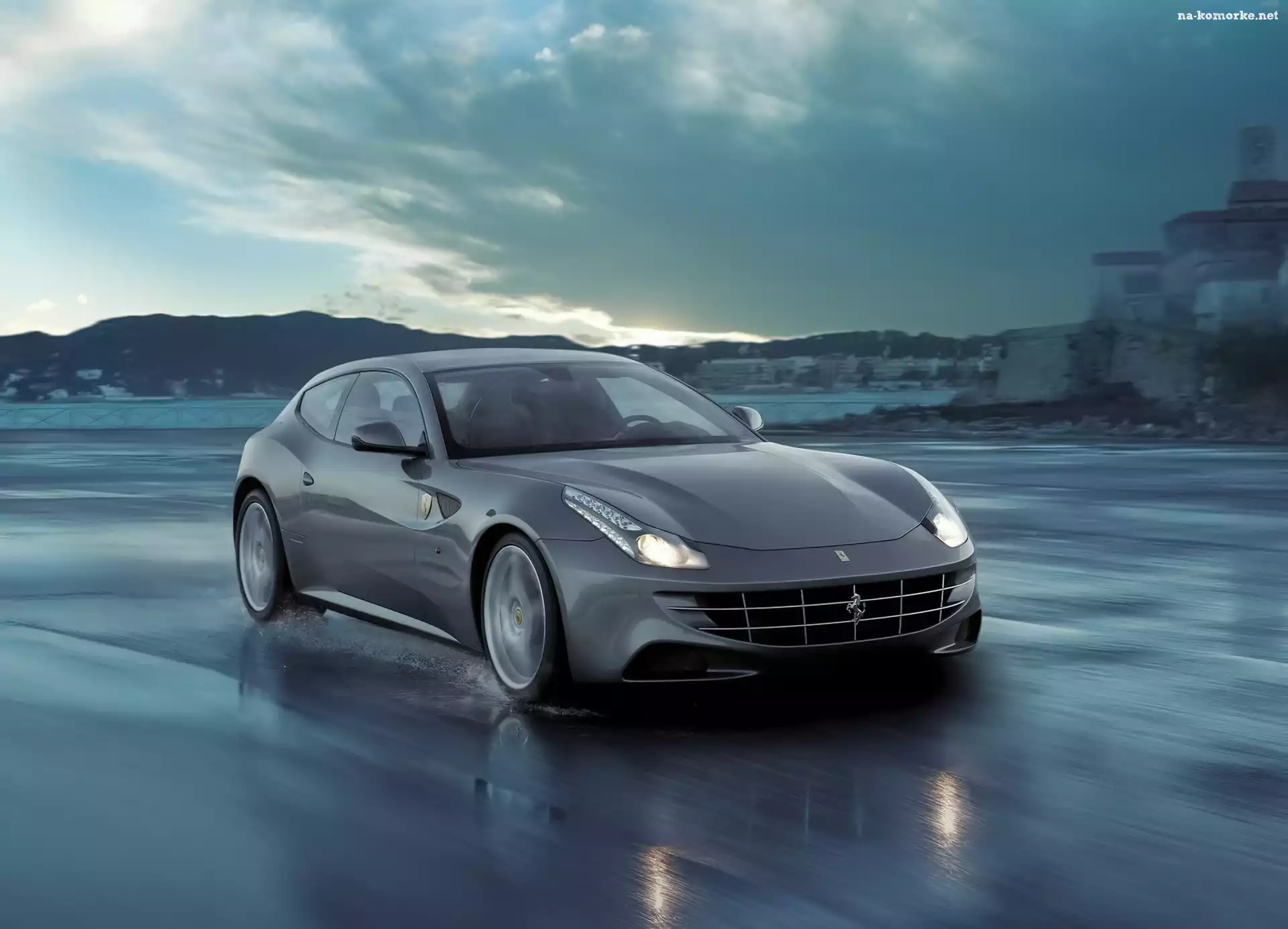 Srebrne, Ferrari FF