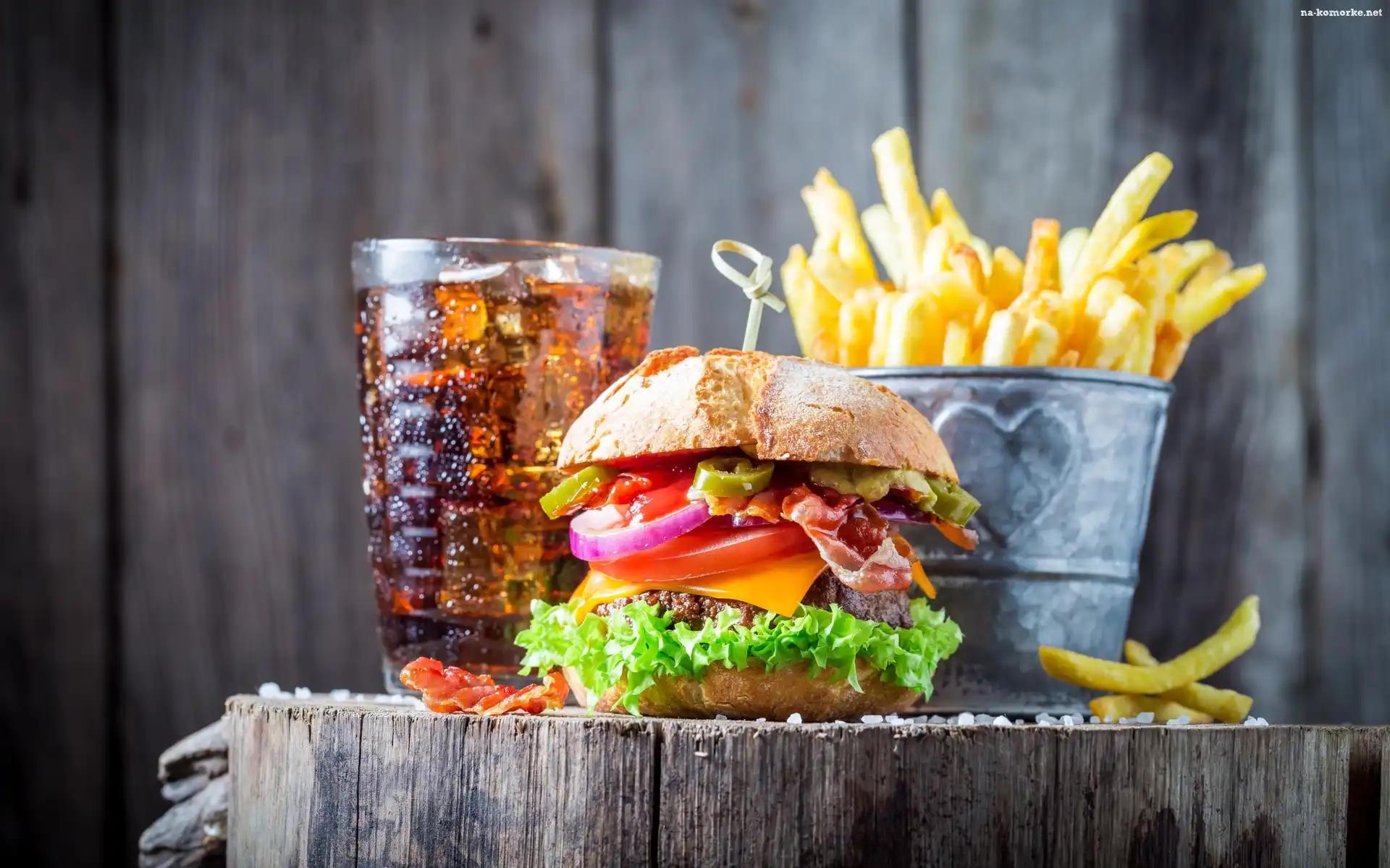 Hamburger, Frytki, Napój