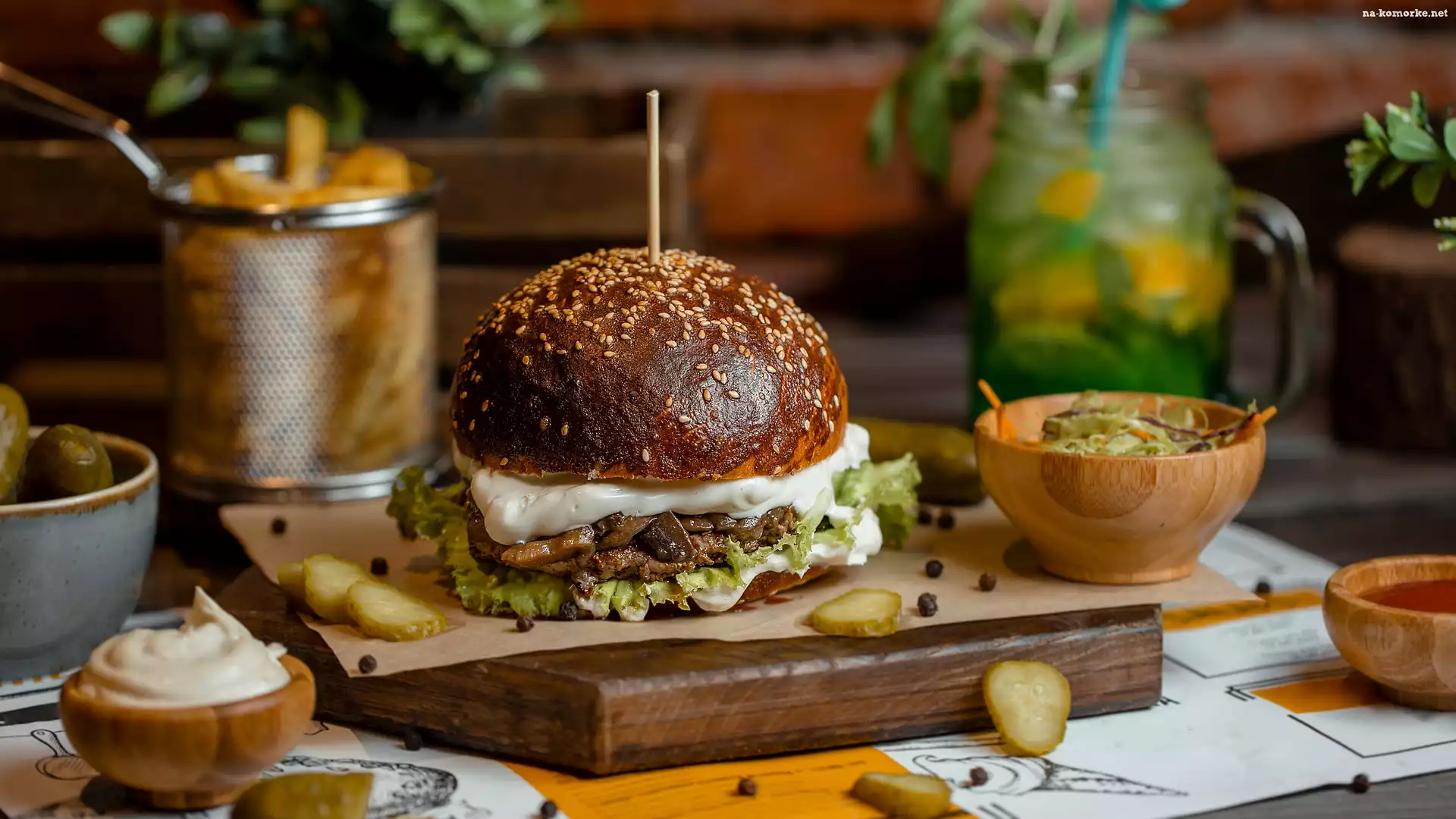 Frytki, Burger, Deska, Ogórki, Pieprz