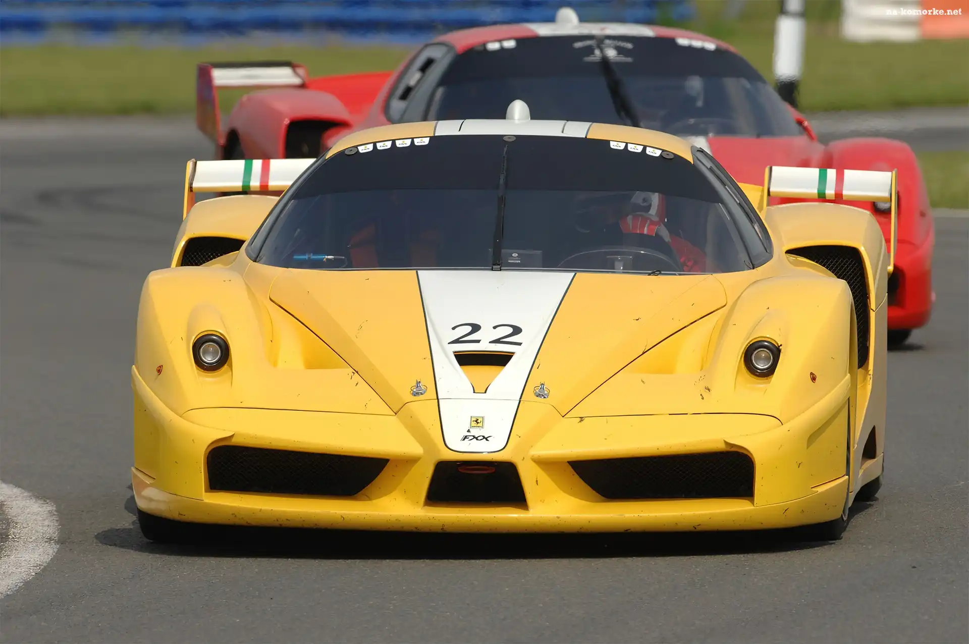 Żółte, Ferrari FXX, Wyścig