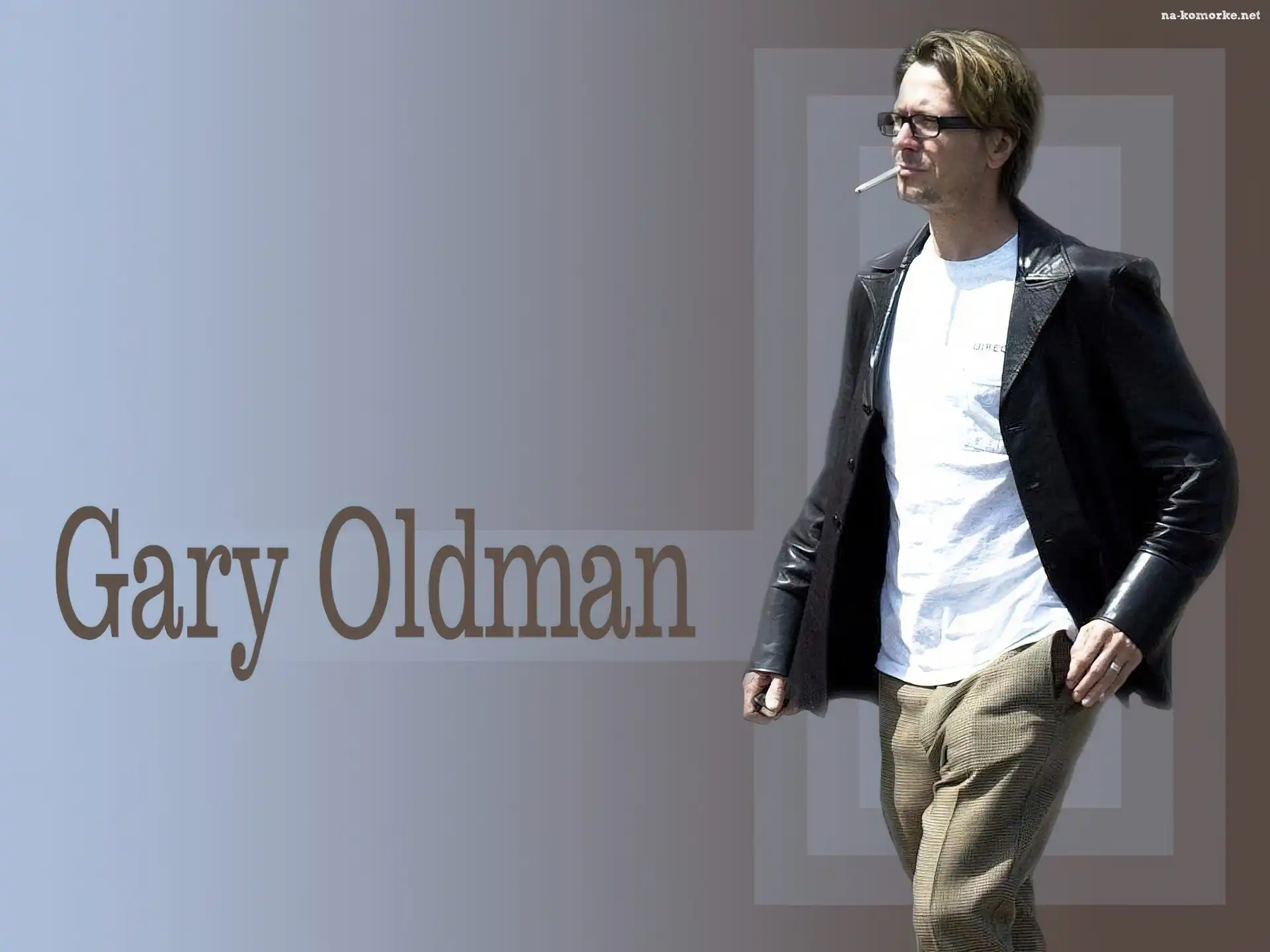 Gary Oldman, papieros, okulary
