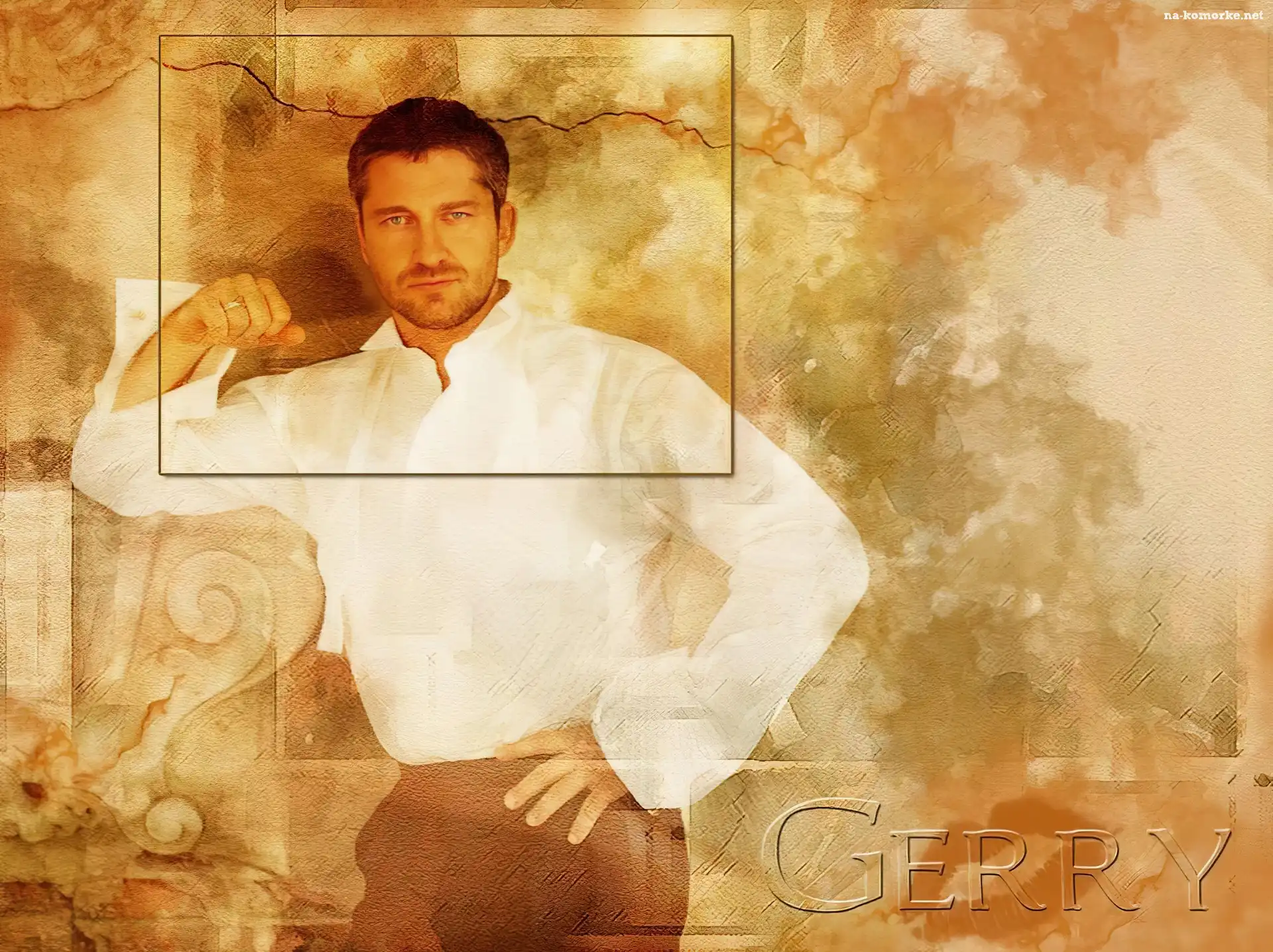 Gerard Butler, biała koszula