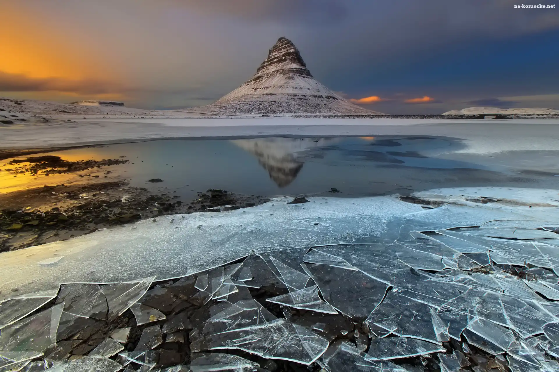 Góra Kirkjufell, Zima, Islandia, Kra, Jezioro, Pękająca