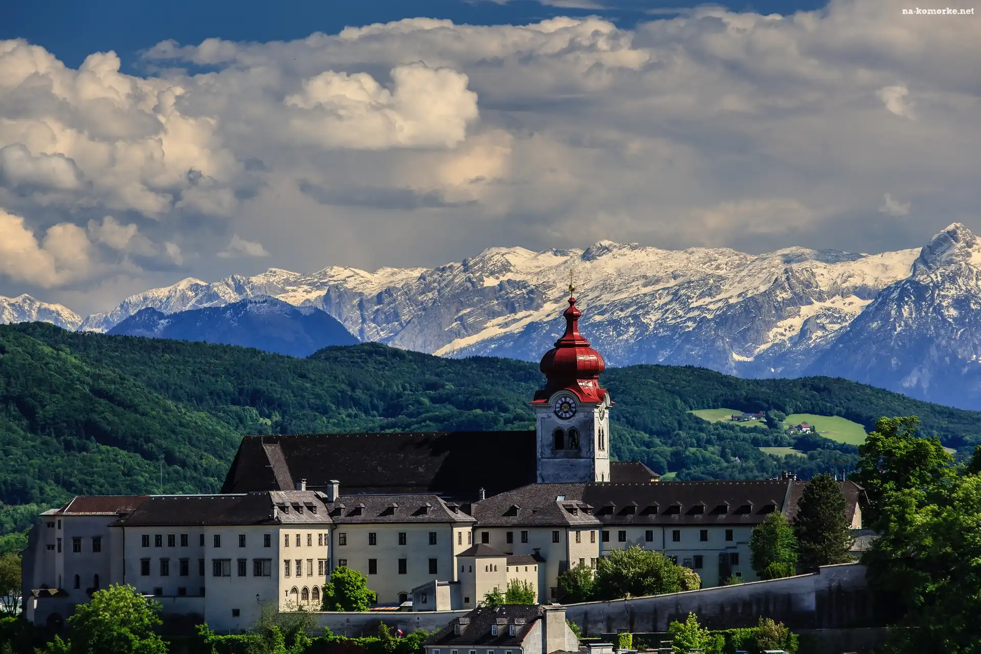 Klasztor, Góry, Chmury