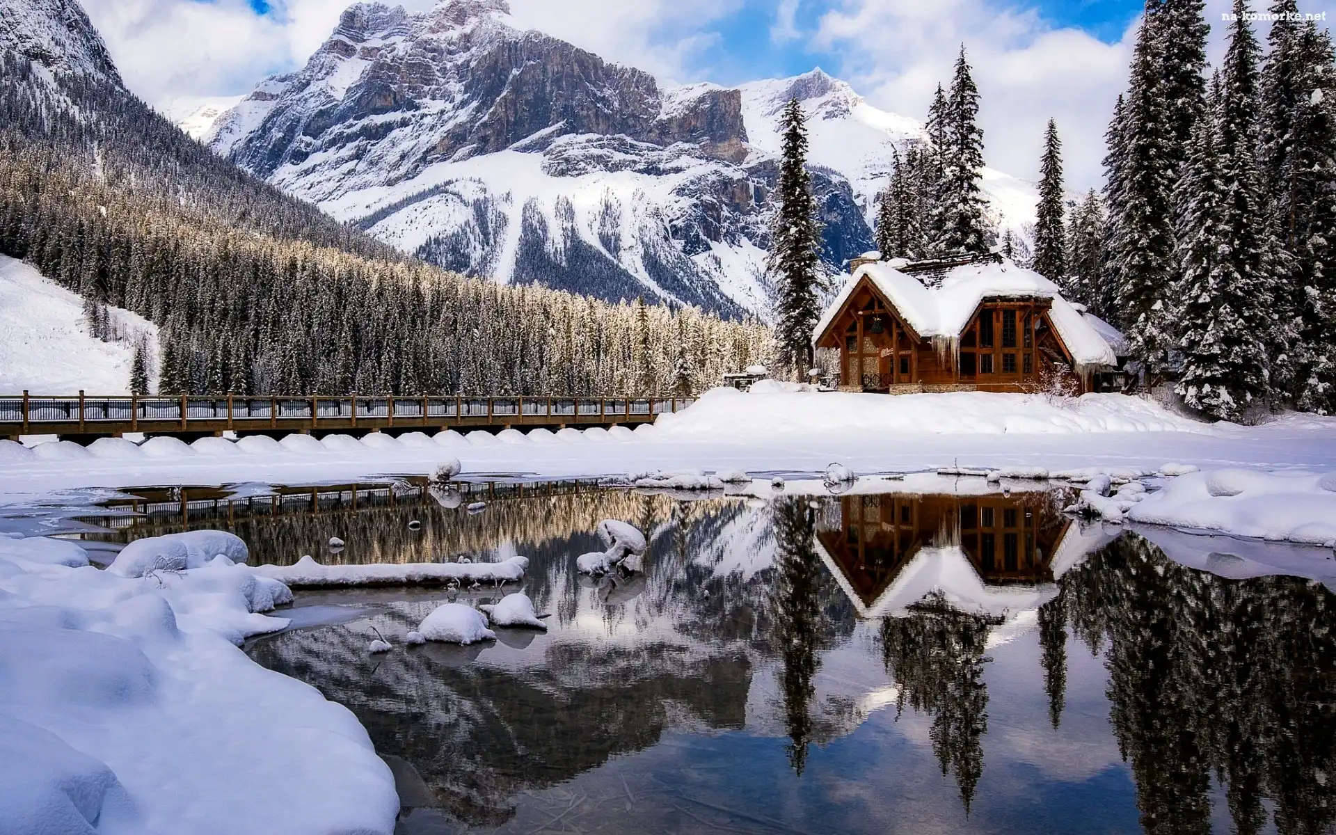 Kanada, Dom, Góry, Zima, Park Narodowy Yoho, Jezioro Emerald, Most, Drzewa
